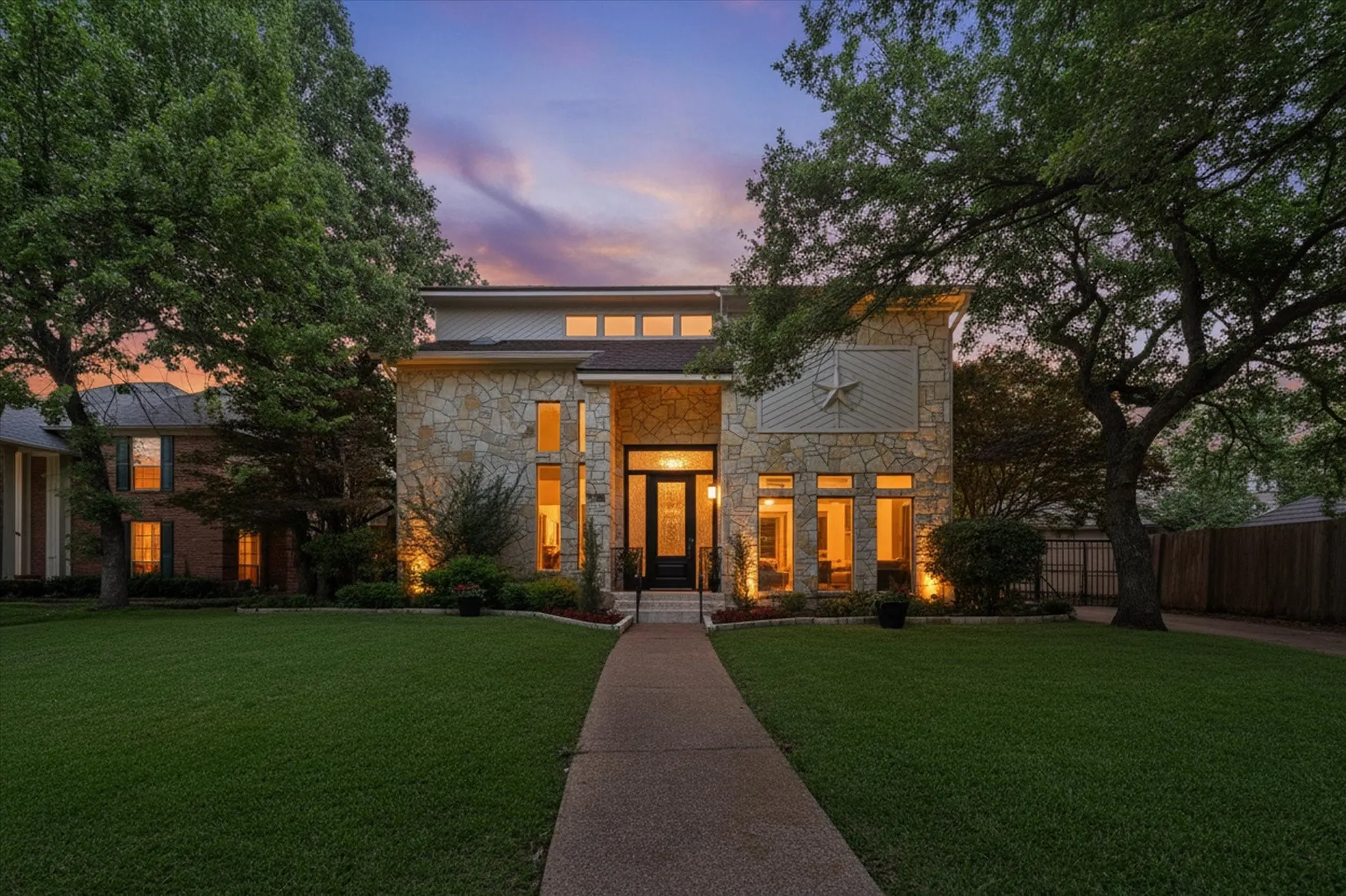 Single Family Residence For Sale in Tarrant County , 4917 Wareham Drive, Arlington, Texas 76017, 4 Bedroom, 4 Bathroom, 2 Garage spaces, 3,048 Sqft, built in 1987, mls#21257887, Real Estate Agent in Arlington, Homes For Sale in Tarrant county, Homes For Sale in Arlington, Realtor in Arlington Texas, Real Estate Brokerage Independent Realty Texas, Luminita Cordes Realtor