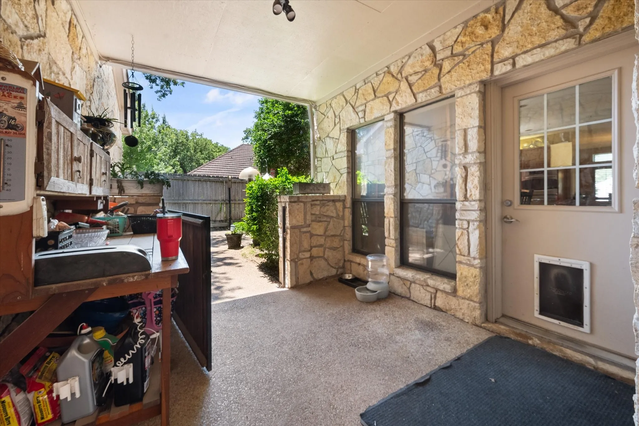 Single Family Residence For Sale in Tarrant County , 4917 Wareham Drive, Arlington, Texas 76017, 4 Bedroom, 4 Bathroom, 2 Garage spaces, 3,048 Sqft, built in 1987, mls#21257887, Real Estate Agent in Arlington, Homes For Sale in Tarrant county, Homes For Sale in Arlington, Realtor in Arlington Texas, Real Estate Brokerage Independent Realty Texas, Luminita Cordes Realtor