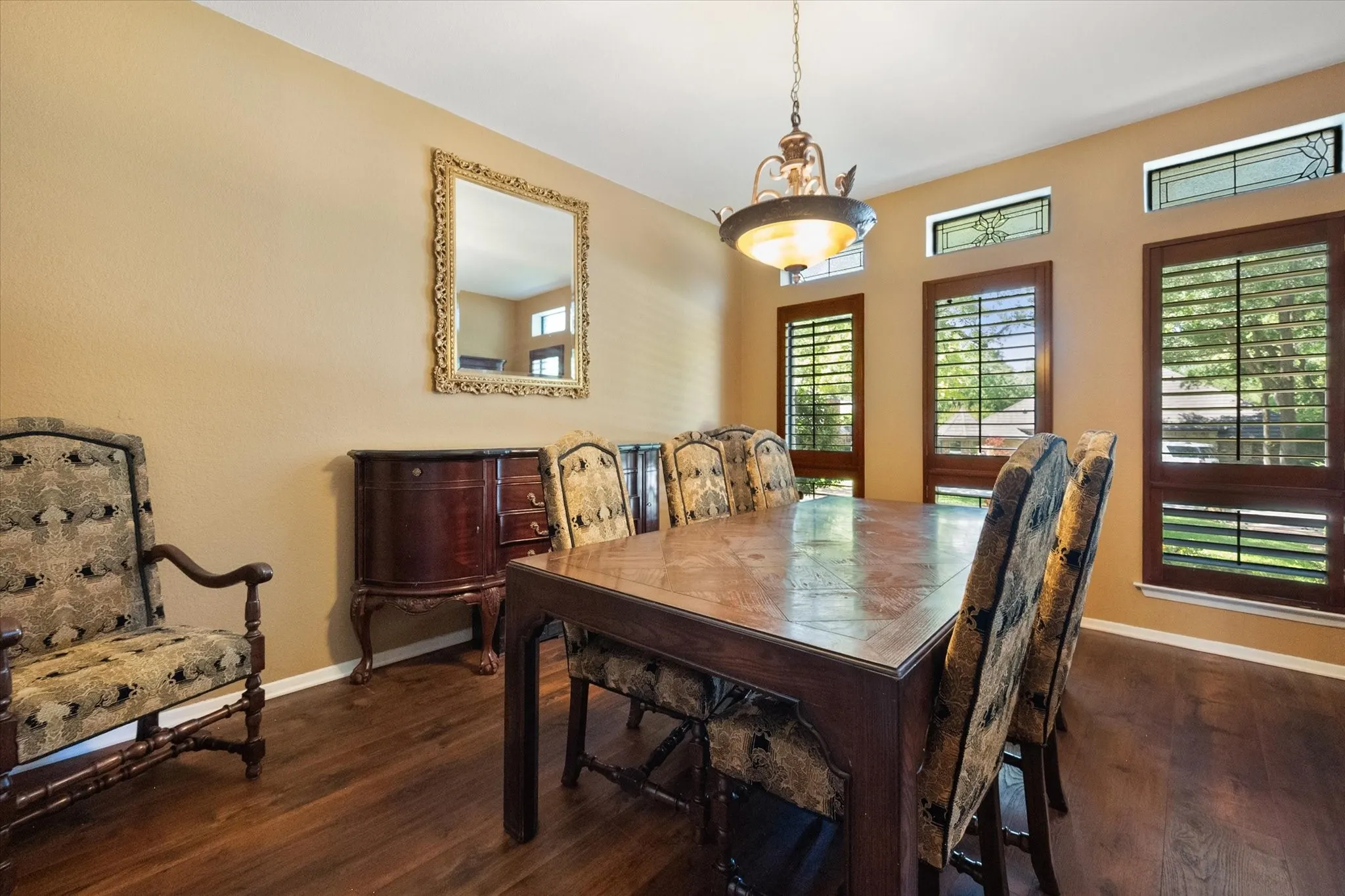 Single Family Residence For Sale in Tarrant County , 4917 Wareham Drive, Arlington, Texas 76017, 4 Bedroom, 4 Bathroom, 2 Garage spaces, 3,048 Sqft, built in 1987, mls#21257887, Real Estate Agent in Arlington, Homes For Sale in Tarrant county, Homes For Sale in Arlington, Realtor in Arlington Texas, Real Estate Brokerage Independent Realty Texas, Luminita Cordes Realtor