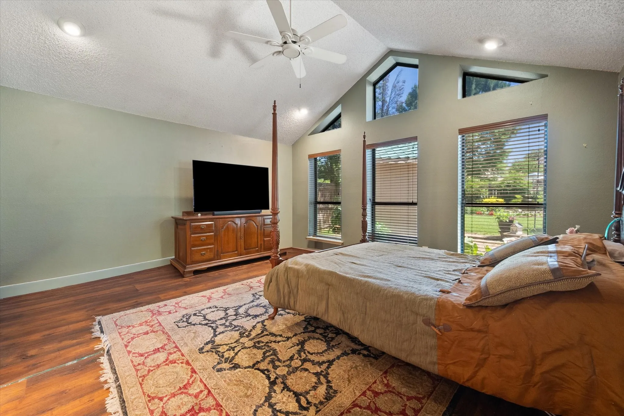 Single Family Residence For Sale in Tarrant County , 4917 Wareham Drive, Arlington, Texas 76017, 4 Bedroom, 4 Bathroom, 2 Garage spaces, 3,048 Sqft, built in 1987, mls#21257887, Real Estate Agent in Arlington, Homes For Sale in Tarrant county, Homes For Sale in Arlington, Realtor in Arlington Texas, Real Estate Brokerage Independent Realty Texas, Luminita Cordes Realtor