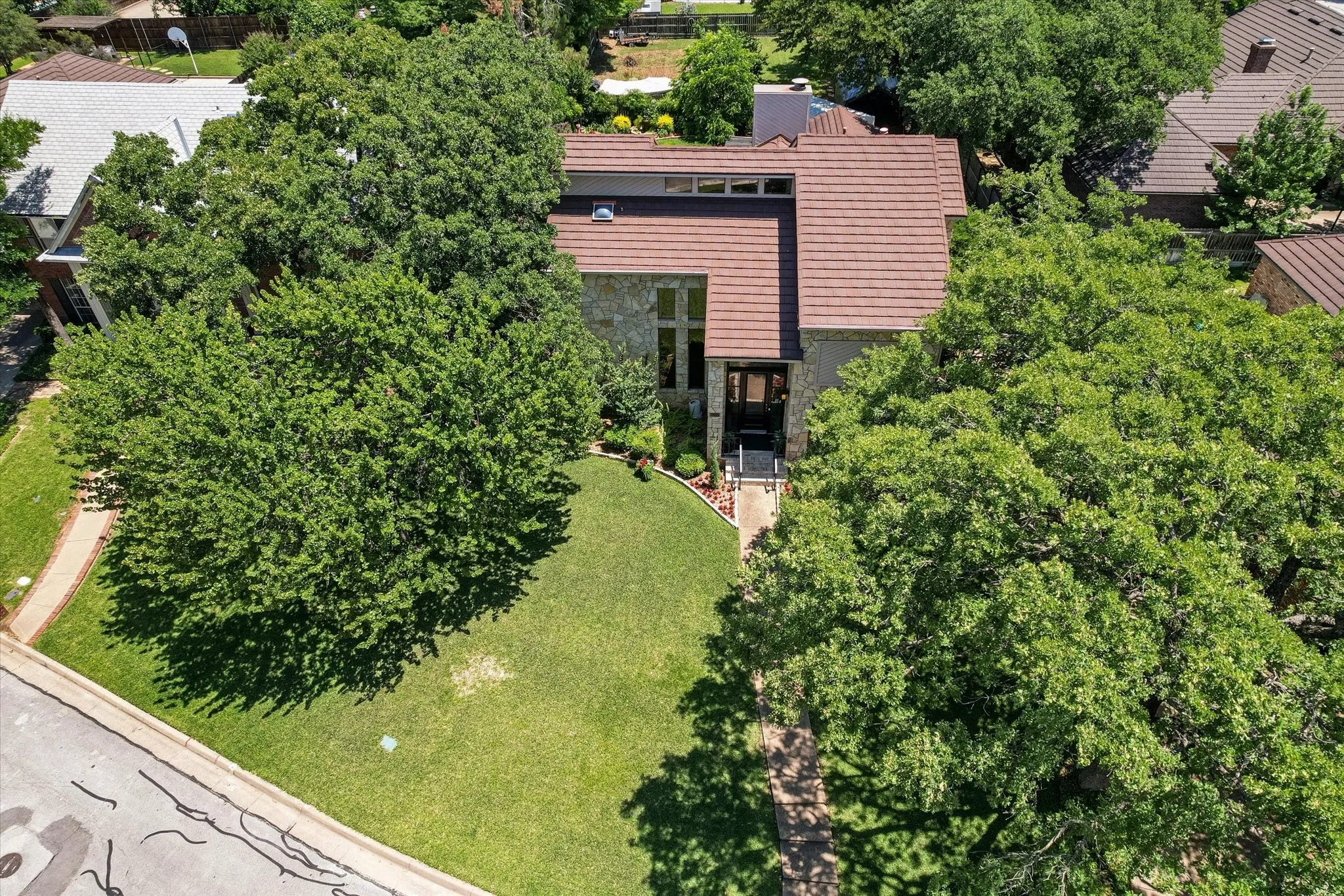 Single Family Residence For Sale in Tarrant County , 4917 Wareham Drive, Arlington, Texas 76017, 4 Bedroom, 4 Bathroom, 2 Garage spaces, 3,048 Sqft, built in 1987, mls#21257887, Real Estate Agent in Arlington, Homes For Sale in Tarrant county, Homes For Sale in Arlington, Realtor in Arlington Texas, Real Estate Brokerage Independent Realty Texas, Luminita Cordes Realtor