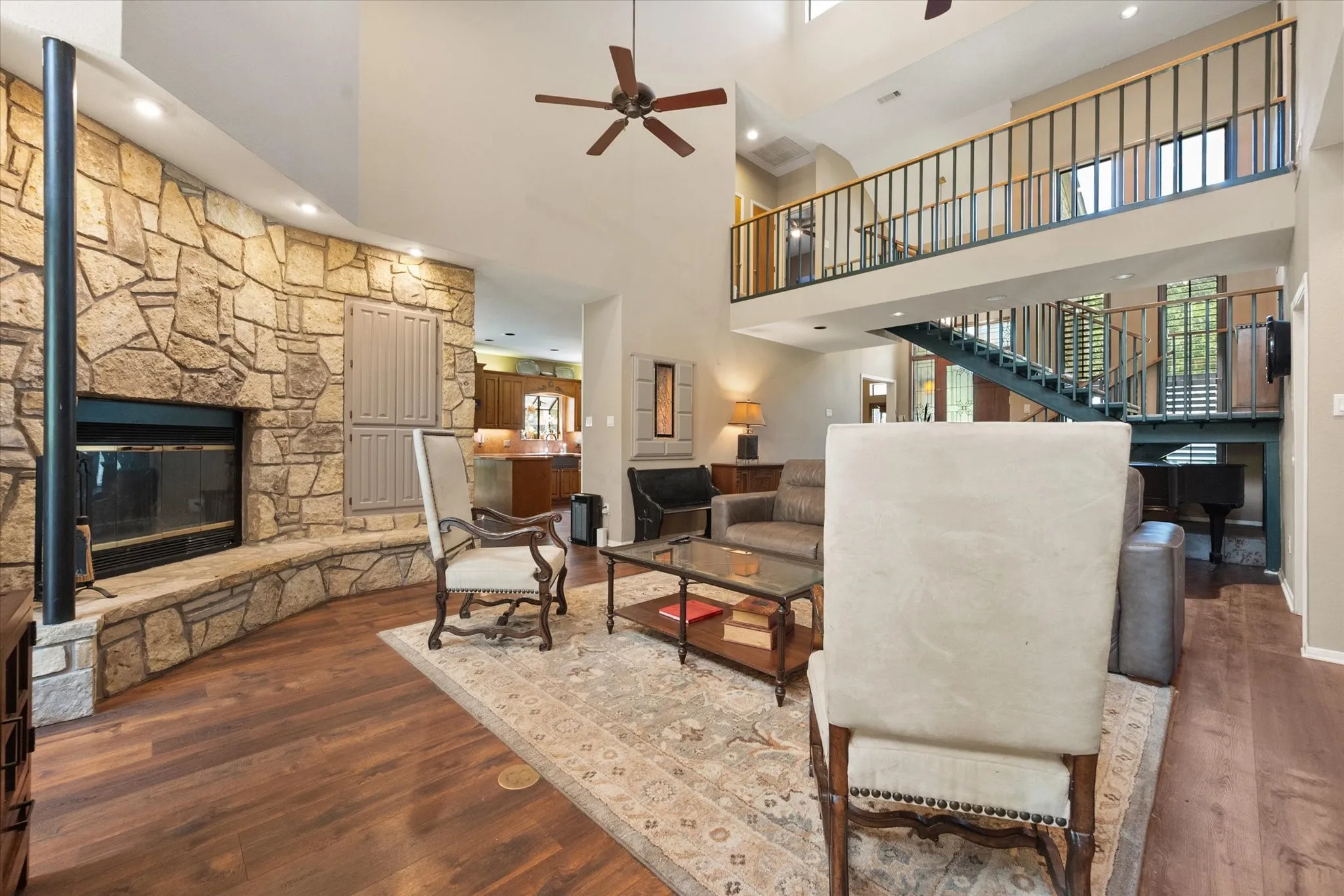 Single Family Residence For Sale in Tarrant County , 4917 Wareham Drive, Arlington, Texas 76017, 4 Bedroom, 4 Bathroom, 2 Garage spaces, 3,048 Sqft, built in 1987, mls#21257887, Real Estate Agent in Arlington, Homes For Sale in Tarrant county, Homes For Sale in Arlington, Realtor in Arlington Texas, Real Estate Brokerage Independent Realty Texas, Luminita Cordes Realtor