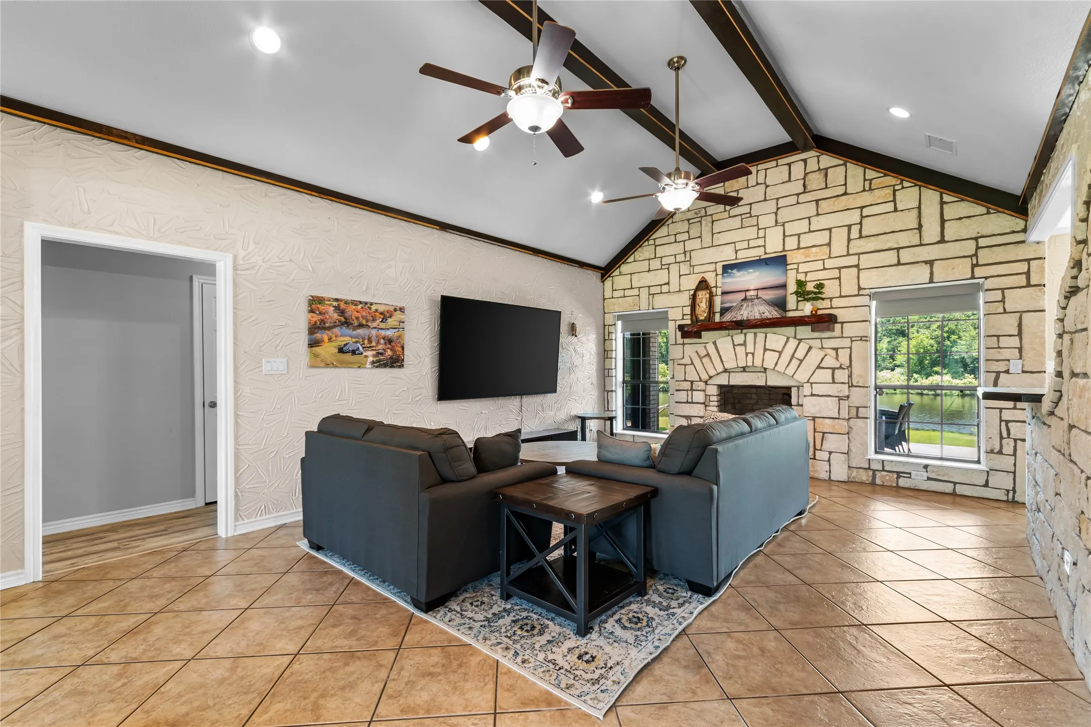 Single Family Residence For Sale in Van Zandt County , 230 Vz County Road 1833, Grand Saline, Texas 75140, 3 Bedroom, 3 Bathroom, 3 Garage spaces, 2,202 Sqft, built in 2008, mls#21260052, Real Estate Agent in Grand Saline, Homes For Sale in Van Zandt county, Homes For Sale in Grand Saline, Realtor in Grand Saline Texas, Real Estate Brokerage Independent Realty Texas, Luminita Cordes Realtor