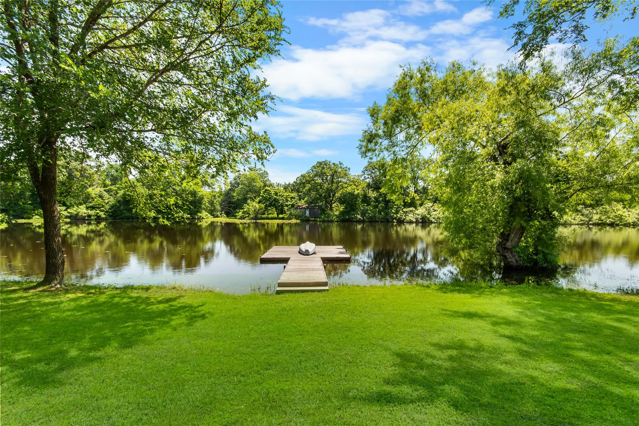 Single Family Residence For Sale in Van Zandt County , 230 Vz County Road 1833, Grand Saline, Texas 75140, 3 Bedroom, 3 Bathroom, 3 Garage spaces, 2,202 Sqft, built in 2008, mls#21260052, Real Estate Agent in Grand Saline, Homes For Sale in Van Zandt county, Homes For Sale in Grand Saline, Realtor in Grand Saline Texas, Real Estate Brokerage Independent Realty Texas, Luminita Cordes Realtor