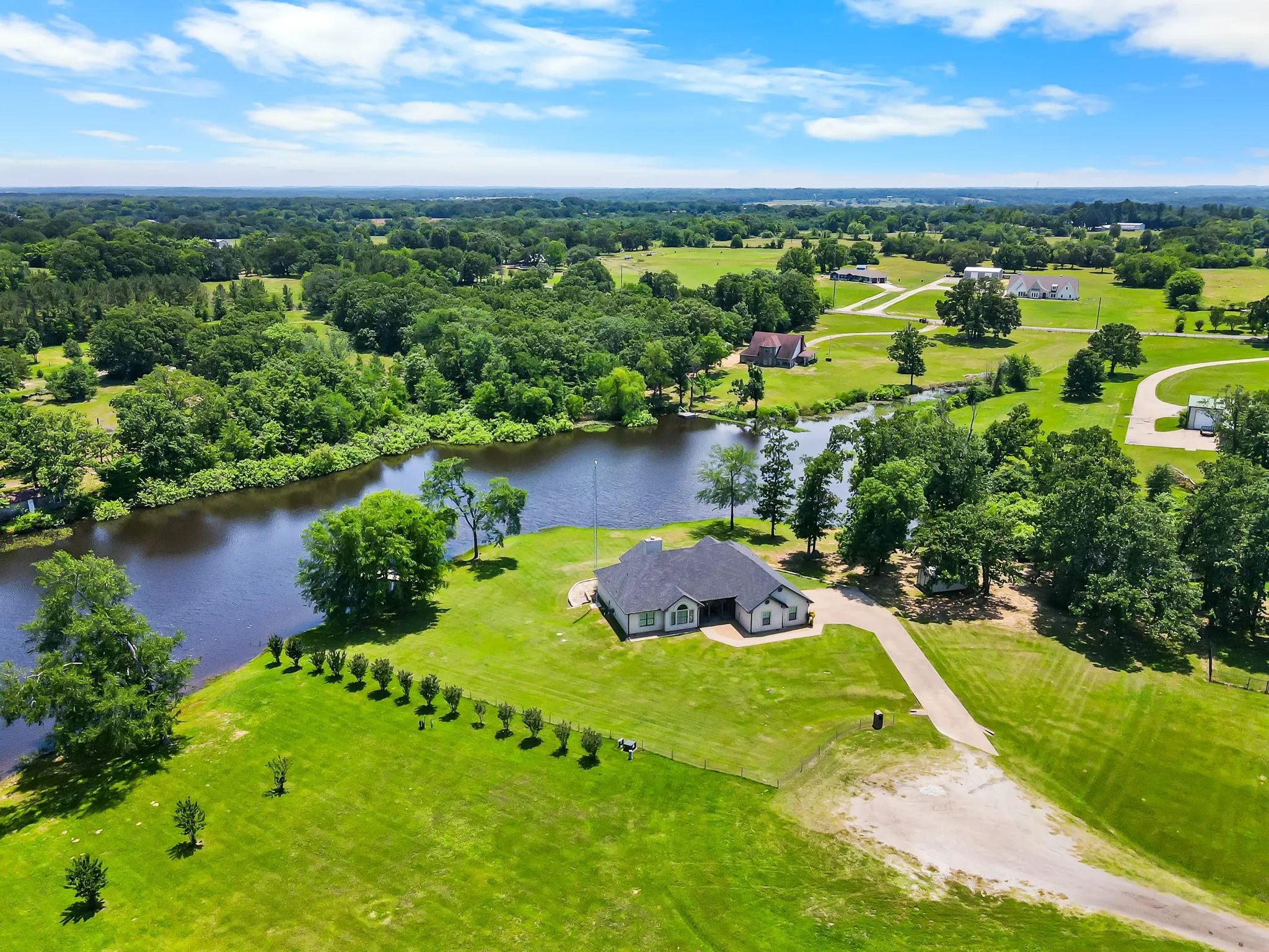 Single Family Residence For Sale in Van Zandt County , 230 Vz County Road 1833, Grand Saline, Texas 75140, 3 Bedroom, 3 Bathroom, 3 Garage spaces, 2,202 Sqft, built in 2008, mls#21260052, Real Estate Agent in Grand Saline, Homes For Sale in Van Zandt county, Homes For Sale in Grand Saline, Realtor in Grand Saline Texas, Real Estate Brokerage Independent Realty Texas, Luminita Cordes Realtor
