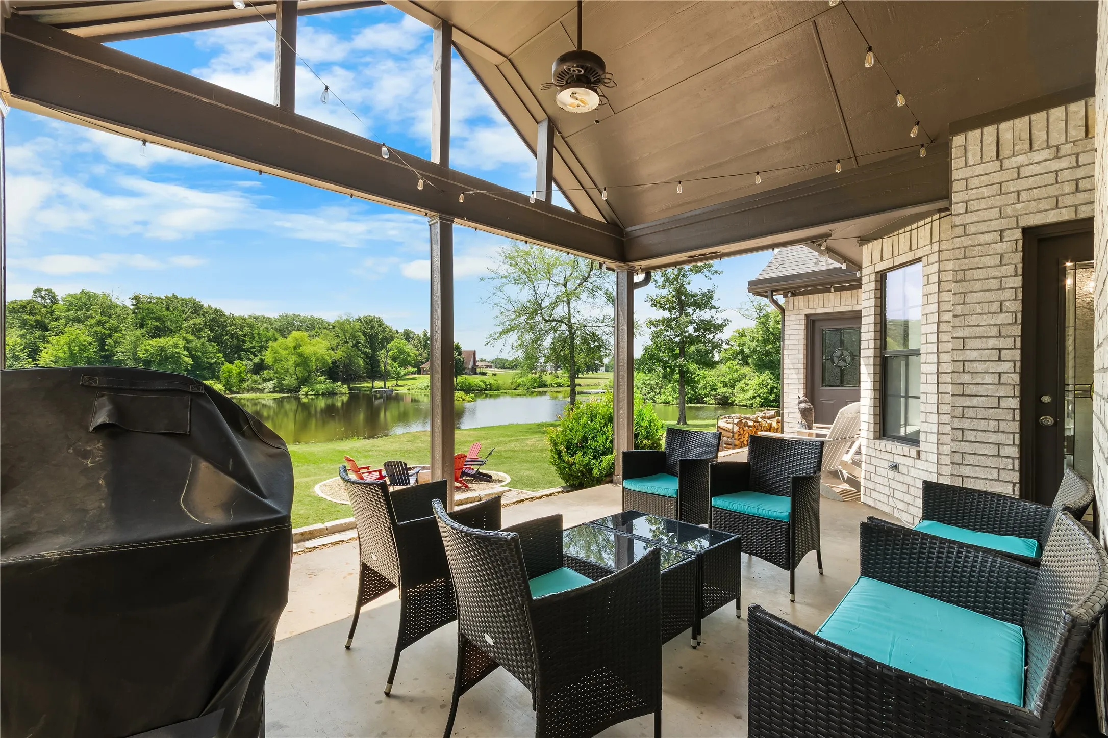 Single Family Residence For Sale in Van Zandt County , 230 Vz County Road 1833, Grand Saline, Texas 75140, 3 Bedroom, 3 Bathroom, 3 Garage spaces, 2,202 Sqft, built in 2008, mls#21260052, Real Estate Agent in Grand Saline, Homes For Sale in Van Zandt county, Homes For Sale in Grand Saline, Realtor in Grand Saline Texas, Real Estate Brokerage Independent Realty Texas, Luminita Cordes Realtor