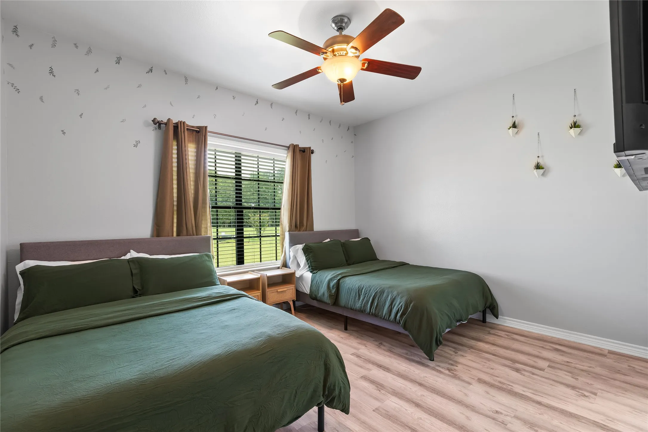 Single Family Residence For Sale in Van Zandt County , 230 Vz County Road 1833, Grand Saline, Texas 75140, 3 Bedroom, 3 Bathroom, 3 Garage spaces, 2,202 Sqft, built in 2008, mls#21260052, Real Estate Agent in Grand Saline, Homes For Sale in Van Zandt county, Homes For Sale in Grand Saline, Realtor in Grand Saline Texas, Real Estate Brokerage Independent Realty Texas, Luminita Cordes Realtor