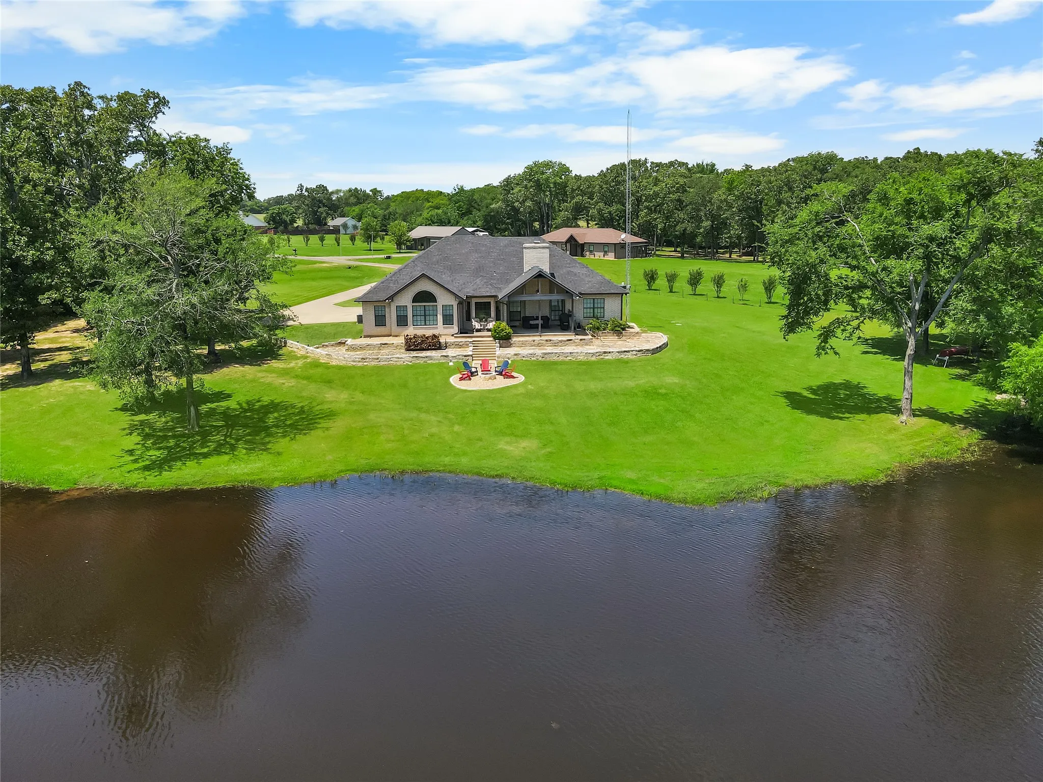Single Family Residence For Sale in Van Zandt County , 230 Vz County Road 1833, Grand Saline, Texas 75140, 3 Bedroom, 3 Bathroom, 3 Garage spaces, 2,202 Sqft, built in 2008, mls#21260052, Real Estate Agent in Grand Saline, Homes For Sale in Van Zandt county, Homes For Sale in Grand Saline, Realtor in Grand Saline Texas, Real Estate Brokerage Independent Realty Texas, Luminita Cordes Realtor