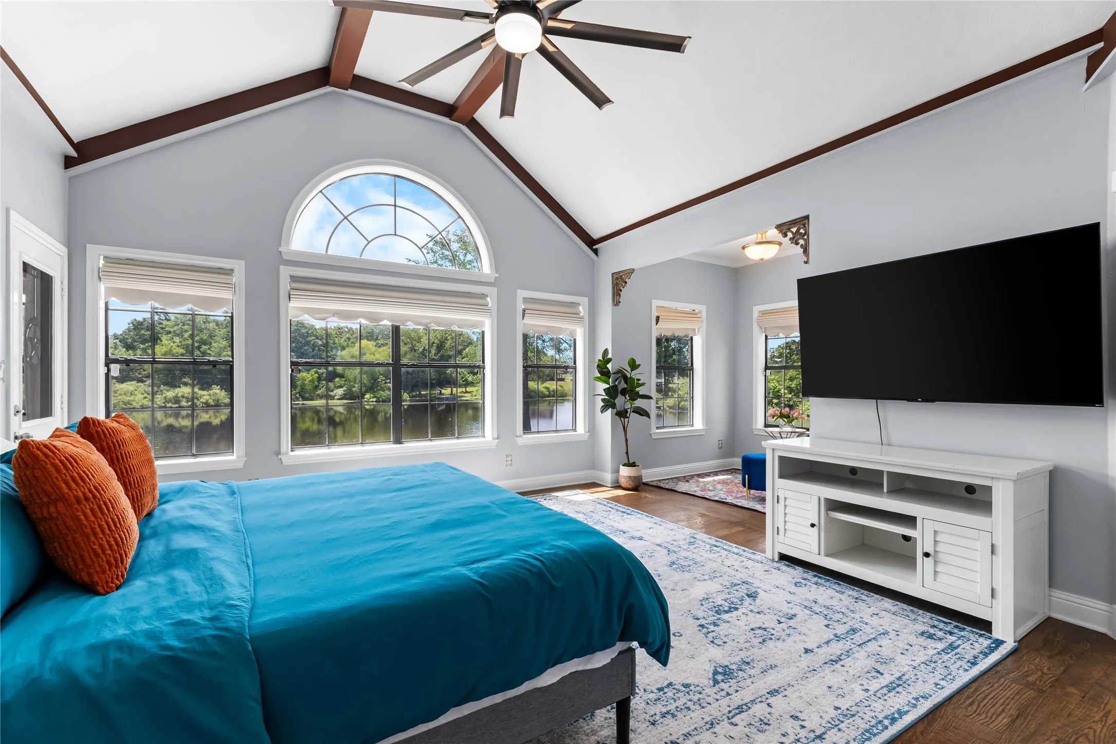 Single Family Residence For Sale in Van Zandt County , 230 Vz County Road 1833, Grand Saline, Texas 75140, 3 Bedroom, 3 Bathroom, 3 Garage spaces, 2,202 Sqft, built in 2008, mls#21260052, Real Estate Agent in Grand Saline, Homes For Sale in Van Zandt county, Homes For Sale in Grand Saline, Realtor in Grand Saline Texas, Real Estate Brokerage Independent Realty Texas, Luminita Cordes Realtor