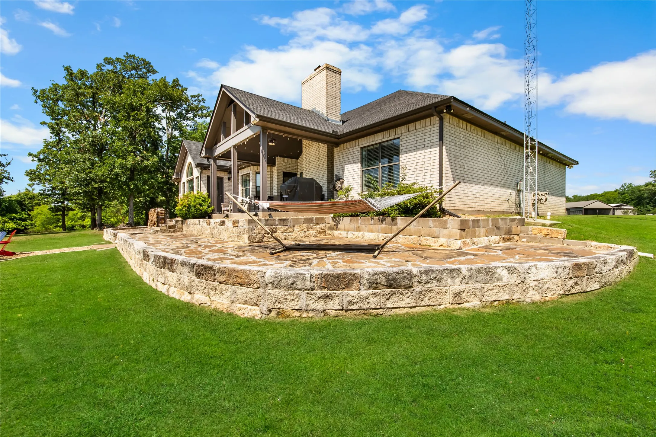 Single Family Residence For Sale in Van Zandt County , 230 Vz County Road 1833, Grand Saline, Texas 75140, 3 Bedroom, 3 Bathroom, 3 Garage spaces, 2,202 Sqft, built in 2008, mls#21260052, Real Estate Agent in Grand Saline, Homes For Sale in Van Zandt county, Homes For Sale in Grand Saline, Realtor in Grand Saline Texas, Real Estate Brokerage Independent Realty Texas, Luminita Cordes Realtor