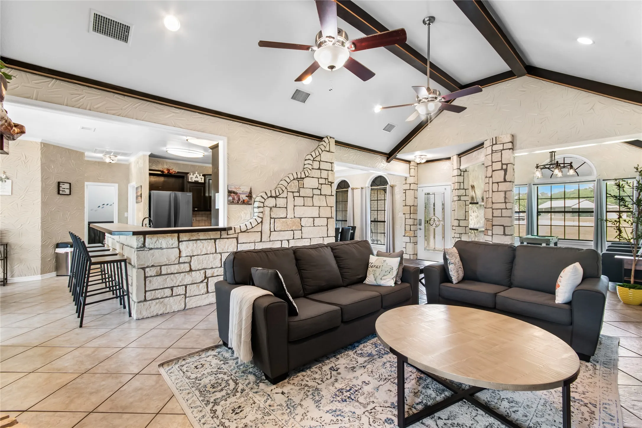 Single Family Residence For Sale in Van Zandt County , 230 Vz County Road 1833, Grand Saline, Texas 75140, 3 Bedroom, 3 Bathroom, 3 Garage spaces, 2,202 Sqft, built in 2008, mls#21260052, Real Estate Agent in Grand Saline, Homes For Sale in Van Zandt county, Homes For Sale in Grand Saline, Realtor in Grand Saline Texas, Real Estate Brokerage Independent Realty Texas, Luminita Cordes Realtor