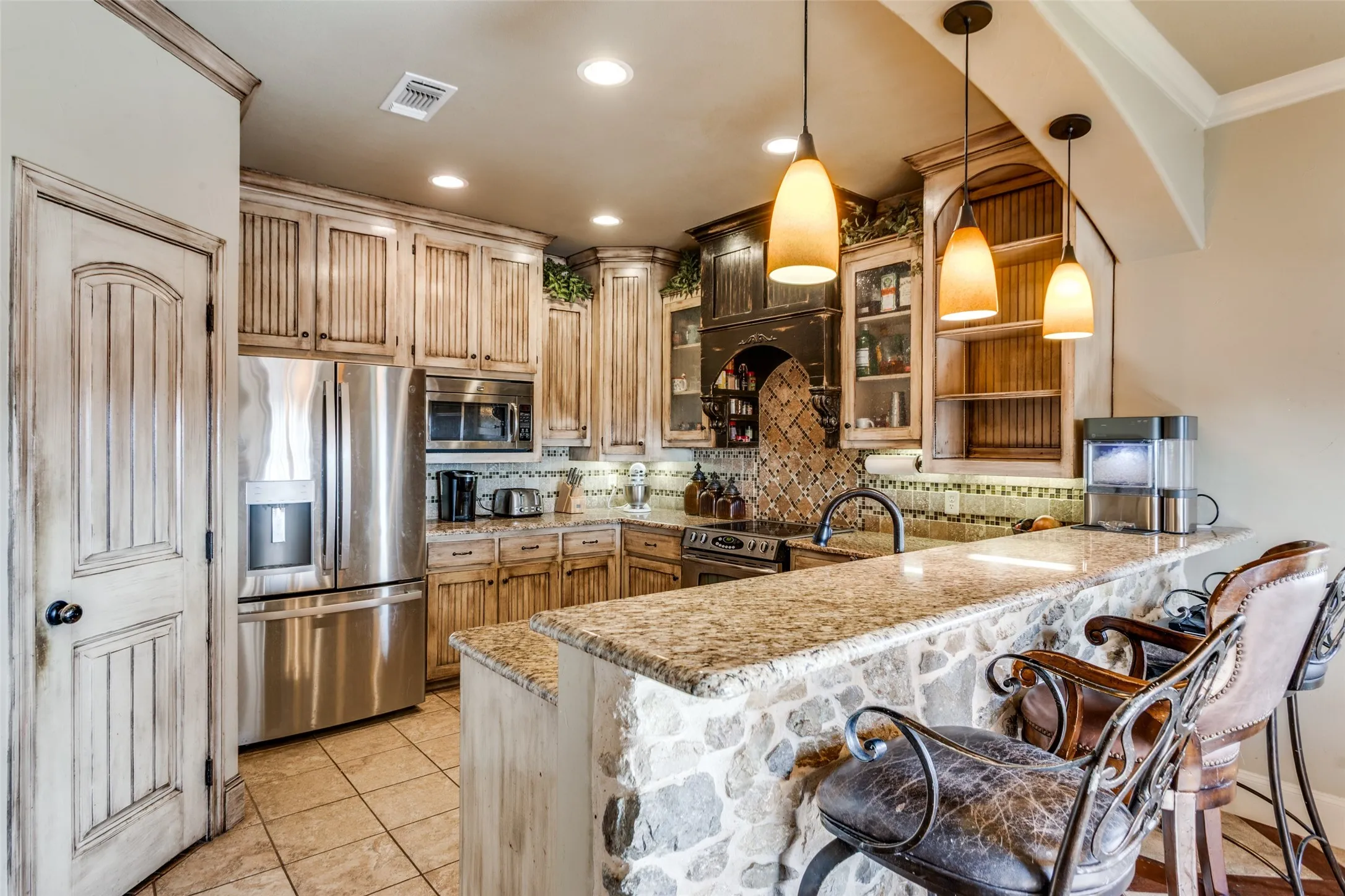 Single Family Residence For Sale in Wise County , 1233 County Road 3550, Paradise, Texas 76073, 4 Bedroom, 3 Bathroom, 2 Garage spaces, 3,030 Sqft, built in 2010, mls#21276178, Real Estate Agent in Paradise, Homes For Sale in Wise county, Homes For Sale in Paradise, Realtor in Paradise Texas, Real Estate Brokerage Independent Realty Texas, Luminita Cordes Realtor