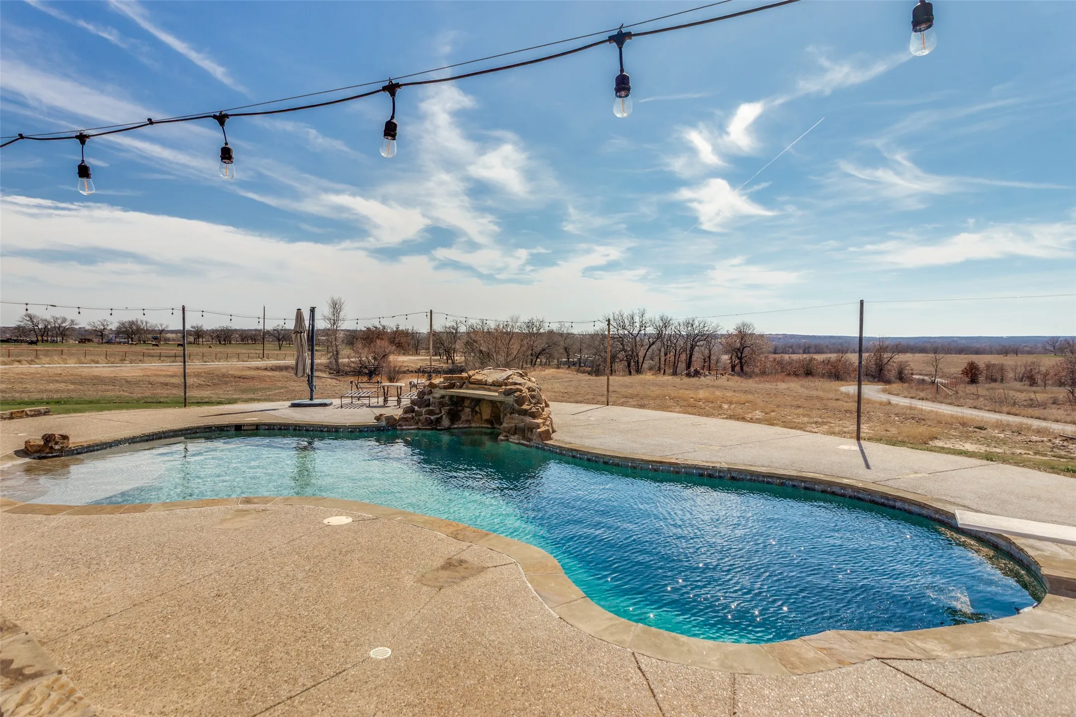Single Family Residence For Sale in Wise County , 1233 County Road 3550, Paradise, Texas 76073, 4 Bedroom, 3 Bathroom, 2 Garage spaces, 3,030 Sqft, built in 2010, mls#21276178, Real Estate Agent in Paradise, Homes For Sale in Wise county, Homes For Sale in Paradise, Realtor in Paradise Texas, Real Estate Brokerage Independent Realty Texas, Luminita Cordes Realtor