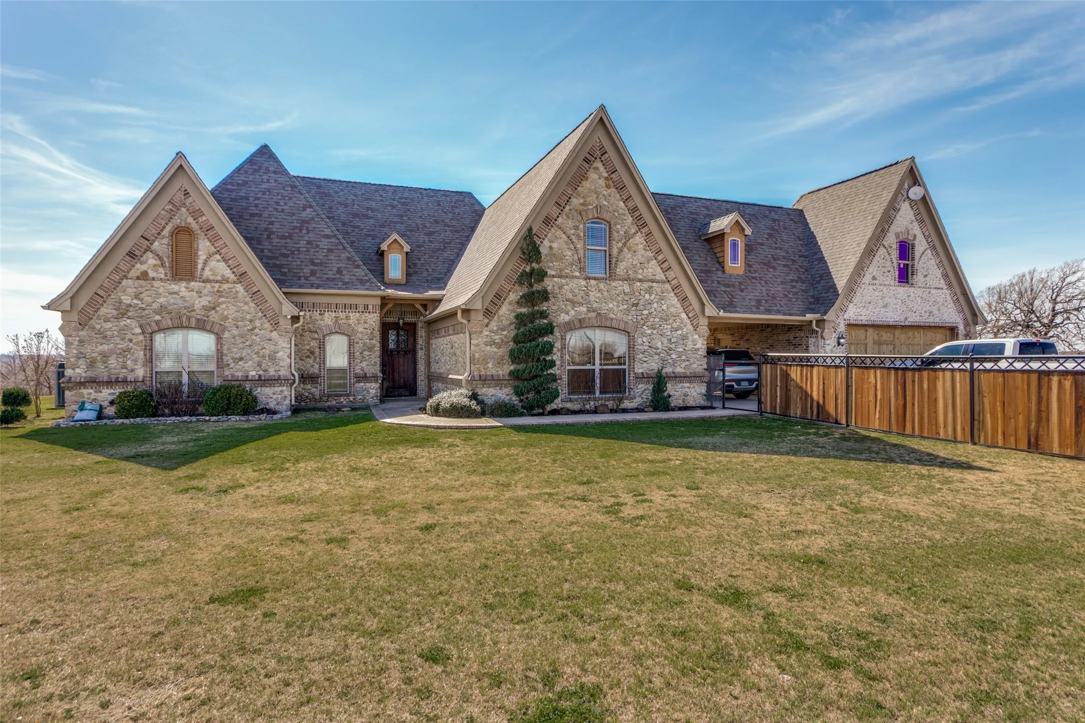 Single Family Residence For Sale in Wise County , 1233 County Road 3550, Paradise, Texas 76073, 4 Bedroom, 3 Bathroom, 2 Garage spaces, 3,030 Sqft, built in 2010, mls#21276178, Real Estate Agent in Paradise, Homes For Sale in Wise county, Homes For Sale in Paradise, Realtor in Paradise Texas, Real Estate Brokerage Independent Realty Texas, Luminita Cordes Realtor