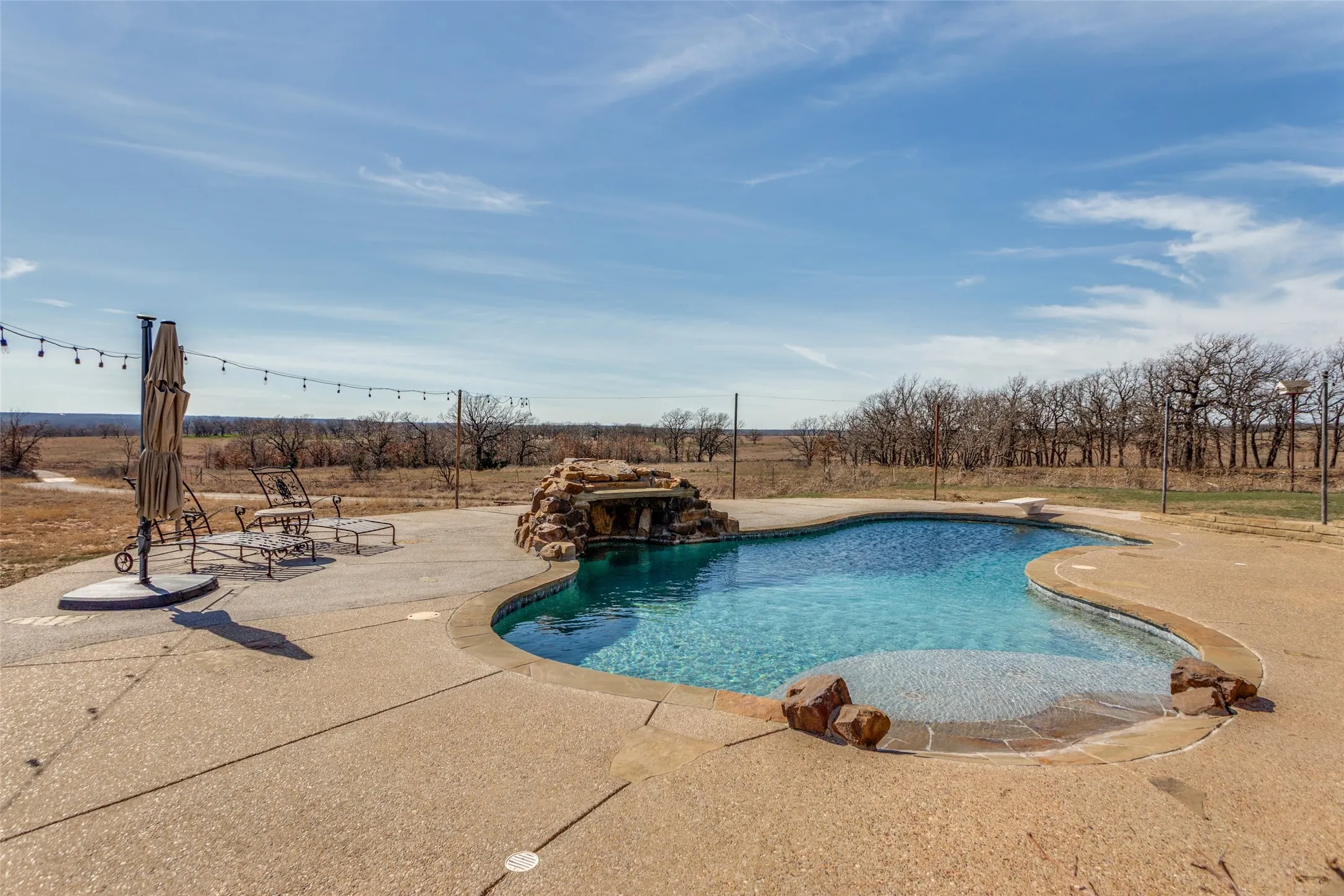 Single Family Residence For Sale in Wise County , 1233 County Road 3550, Paradise, Texas 76073, 4 Bedroom, 3 Bathroom, 2 Garage spaces, 3,030 Sqft, built in 2010, mls#21276178, Real Estate Agent in Paradise, Homes For Sale in Wise county, Homes For Sale in Paradise, Realtor in Paradise Texas, Real Estate Brokerage Independent Realty Texas, Luminita Cordes Realtor