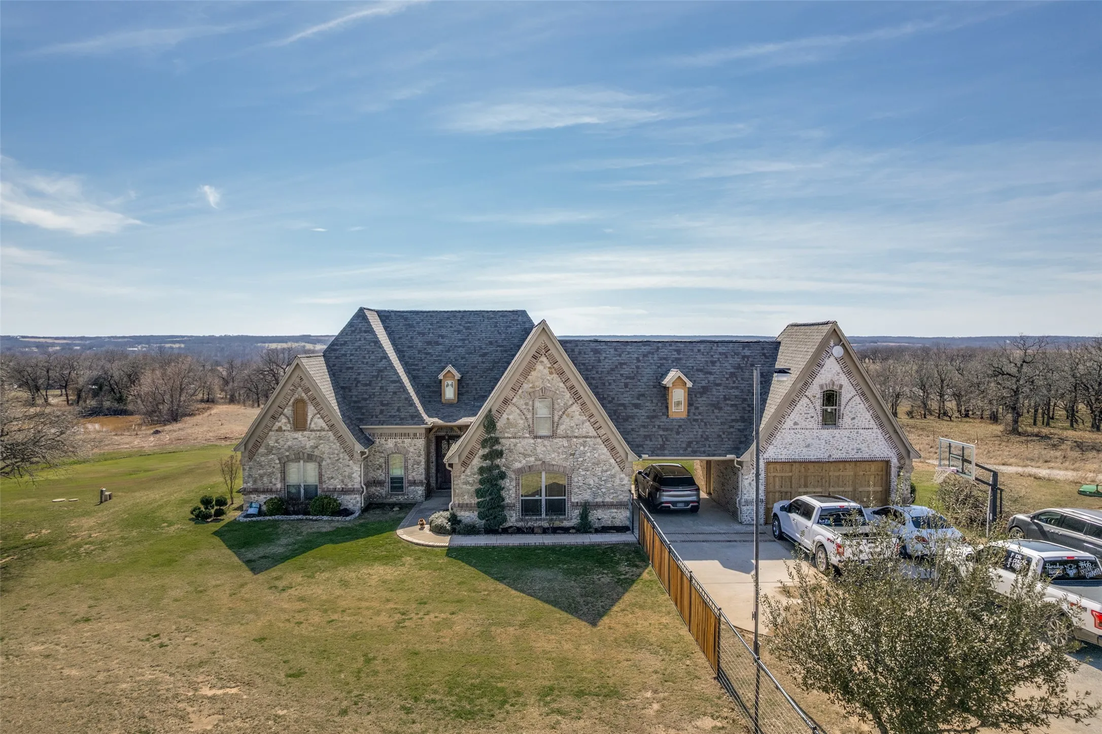 Single Family Residence For Sale in Wise County , 1233 County Road 3550, Paradise, Texas 76073, 4 Bedroom, 3 Bathroom, 2 Garage spaces, 3,030 Sqft, built in 2010, mls#21276178, Real Estate Agent in Paradise, Homes For Sale in Wise county, Homes For Sale in Paradise, Realtor in Paradise Texas, Real Estate Brokerage Independent Realty Texas, Luminita Cordes Realtor