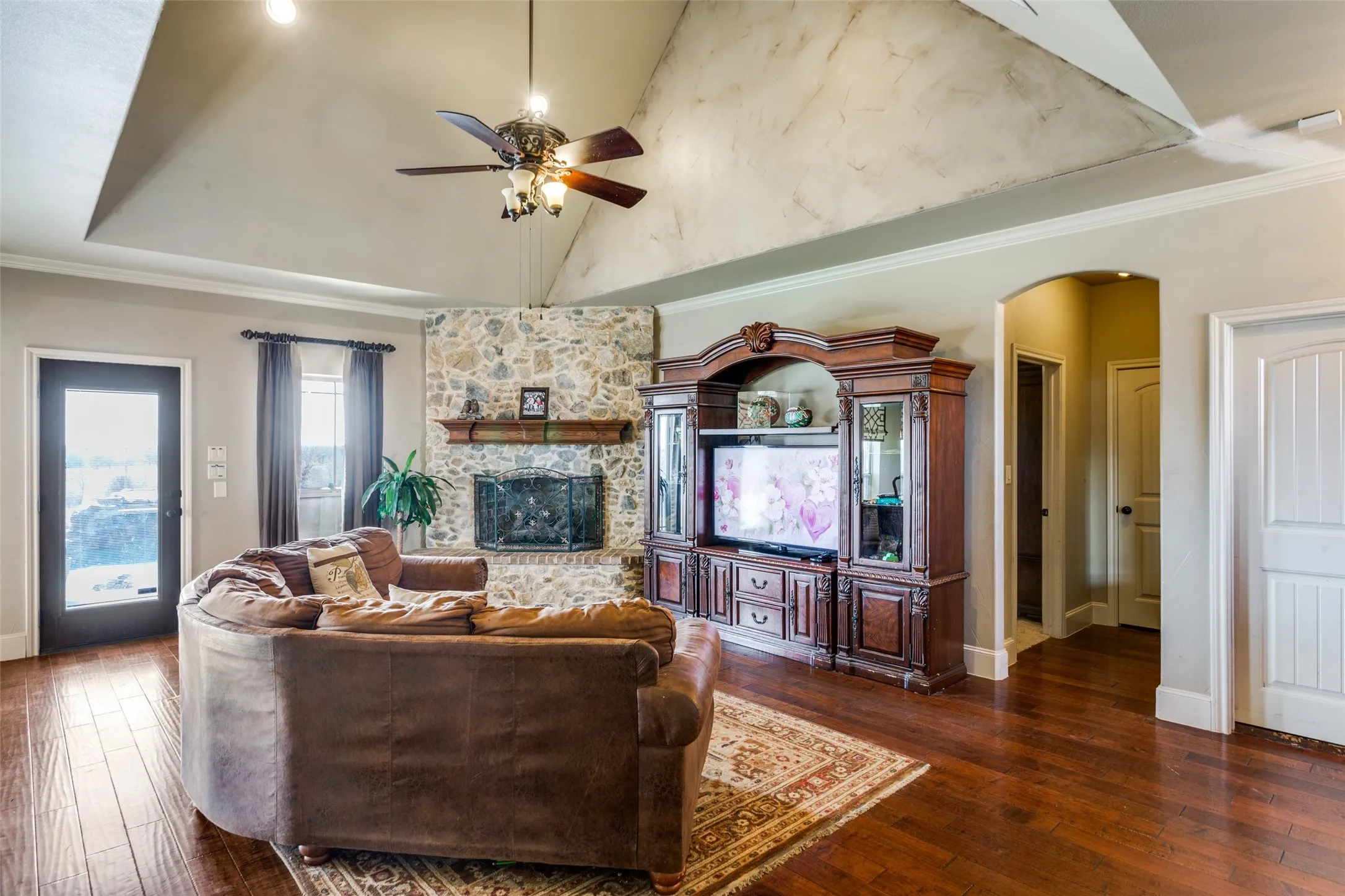Single Family Residence For Sale in Wise County , 1233 County Road 3550, Paradise, Texas 76073, 4 Bedroom, 3 Bathroom, 2 Garage spaces, 3,030 Sqft, built in 2010, mls#21276178, Real Estate Agent in Paradise, Homes For Sale in Wise county, Homes For Sale in Paradise, Realtor in Paradise Texas, Real Estate Brokerage Independent Realty Texas, Luminita Cordes Realtor