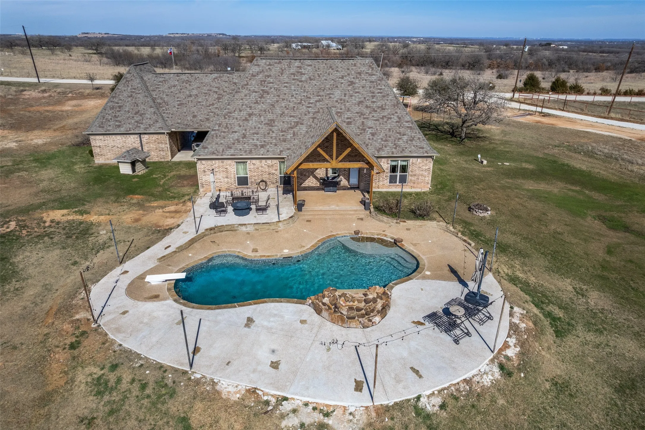 Single Family Residence For Sale in Wise County , 1233 County Road 3550, Paradise, Texas 76073, 4 Bedroom, 3 Bathroom, 2 Garage spaces, 3,030 Sqft, built in 2010, mls#21276178, Real Estate Agent in Paradise, Homes For Sale in Wise county, Homes For Sale in Paradise, Realtor in Paradise Texas, Real Estate Brokerage Independent Realty Texas, Luminita Cordes Realtor