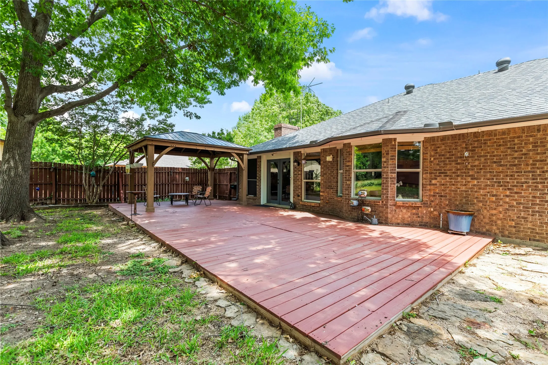 Single Family Residence For Sale in Dallas County , 403 N Casa Grande Circle, Duncanville, Texas 75116, 3 Bedroom, 2 Bathroom, 2 Garage spaces, 1,793 Sqft, built in 1985, mls#21274007, Real Estate Agent in Duncanville, Homes For Sale in Dallas county, Homes For Sale in Duncanville, Realtor in Duncanville Texas, Real Estate Brokerage Independent Realty Texas, Luminita Cordes Realtor