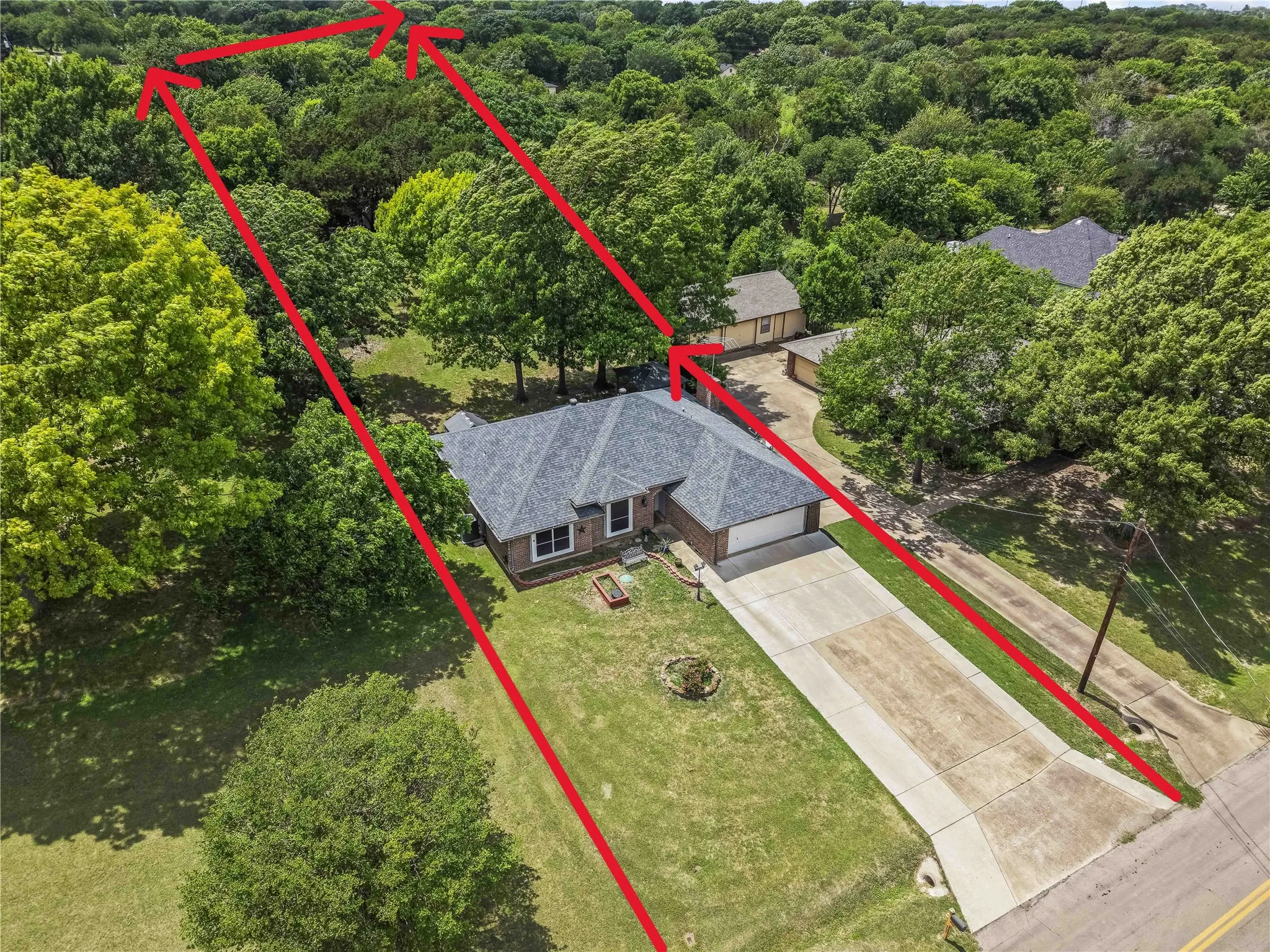 Single Family Residence For Sale in Dallas County , 403 N Casa Grande Circle, Duncanville, Texas 75116, 3 Bedroom, 2 Bathroom, 2 Garage spaces, 1,793 Sqft, built in 1985, mls#21274007, Real Estate Agent in Duncanville, Homes For Sale in Dallas county, Homes For Sale in Duncanville, Realtor in Duncanville Texas, Real Estate Brokerage Independent Realty Texas, Luminita Cordes Realtor