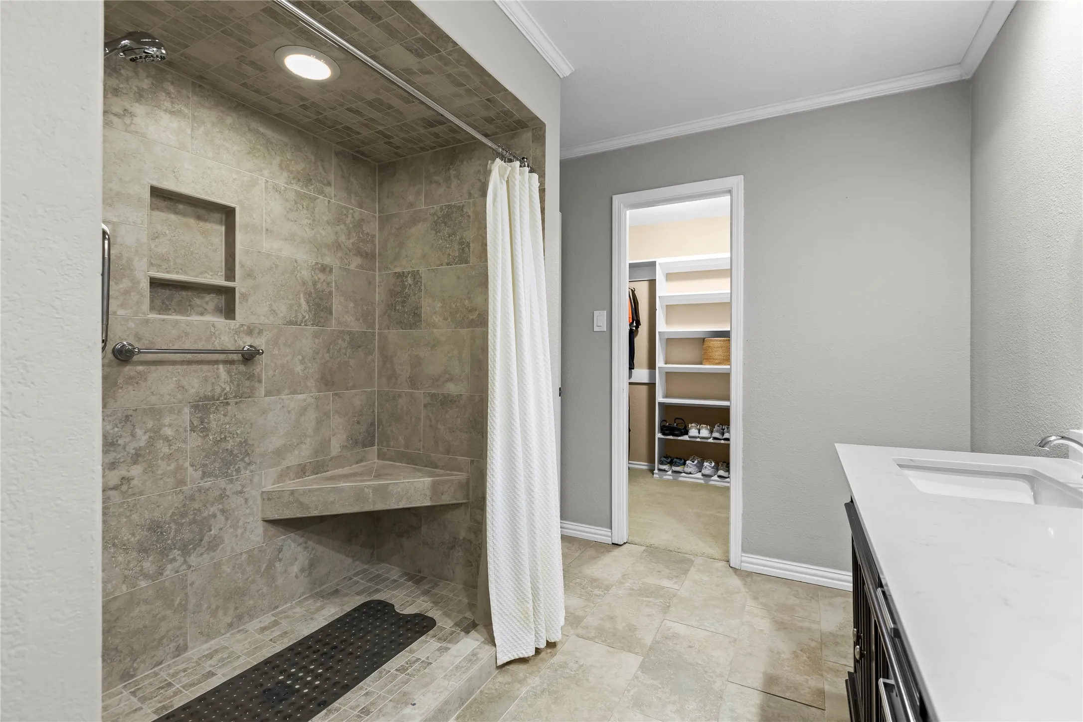Single Family Residence For Sale in Dallas County , 403 N Casa Grande Circle, Duncanville, Texas 75116, 3 Bedroom, 2 Bathroom, 2 Garage spaces, 1,793 Sqft, built in 1985, mls#21274007, Real Estate Agent in Duncanville, Homes For Sale in Dallas county, Homes For Sale in Duncanville, Realtor in Duncanville Texas, Real Estate Brokerage Independent Realty Texas, Luminita Cordes Realtor