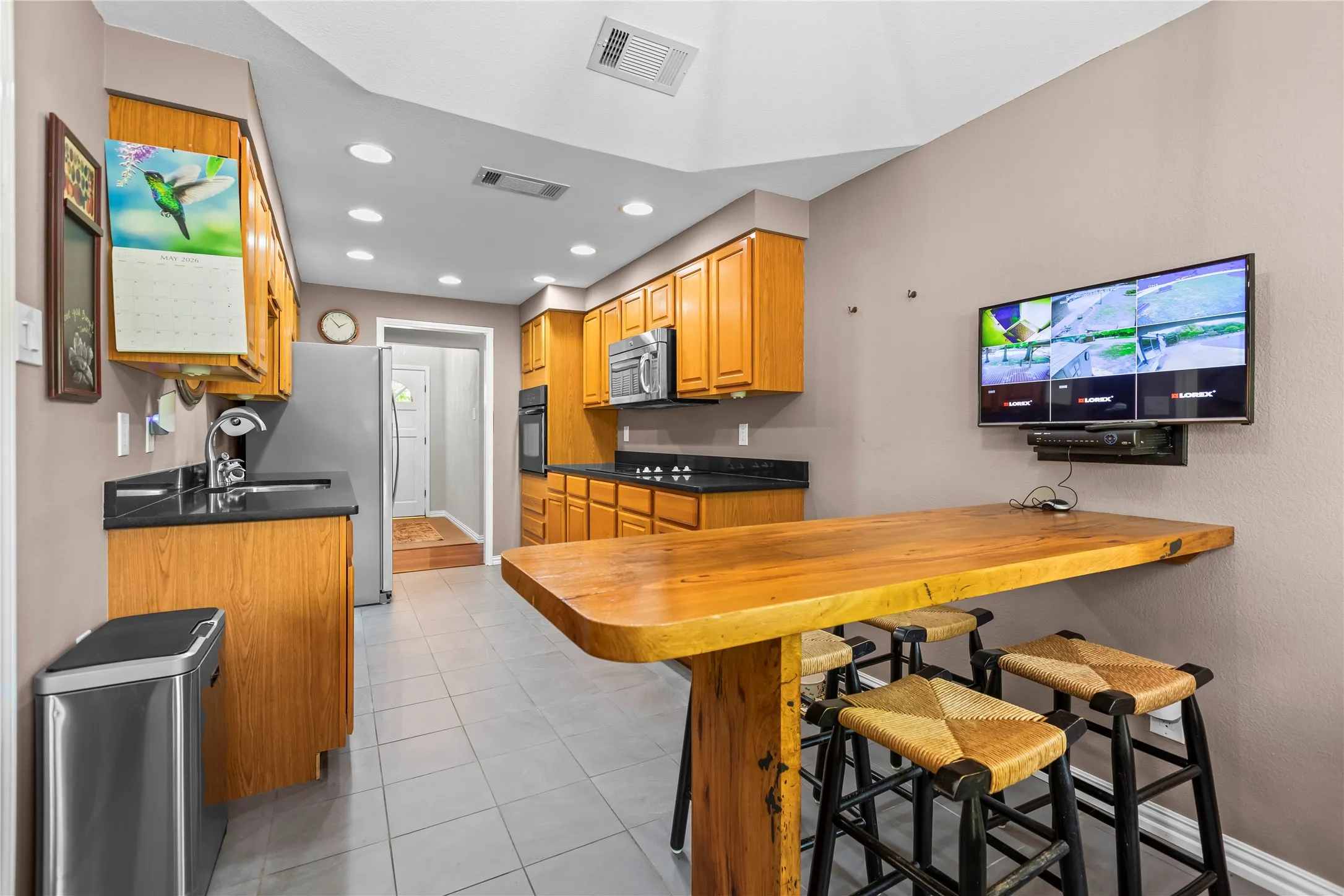 Single Family Residence For Sale in Dallas County , 403 N Casa Grande Circle, Duncanville, Texas 75116, 3 Bedroom, 2 Bathroom, 2 Garage spaces, 1,793 Sqft, built in 1985, mls#21274007, Real Estate Agent in Duncanville, Homes For Sale in Dallas county, Homes For Sale in Duncanville, Realtor in Duncanville Texas, Real Estate Brokerage Independent Realty Texas, Luminita Cordes Realtor