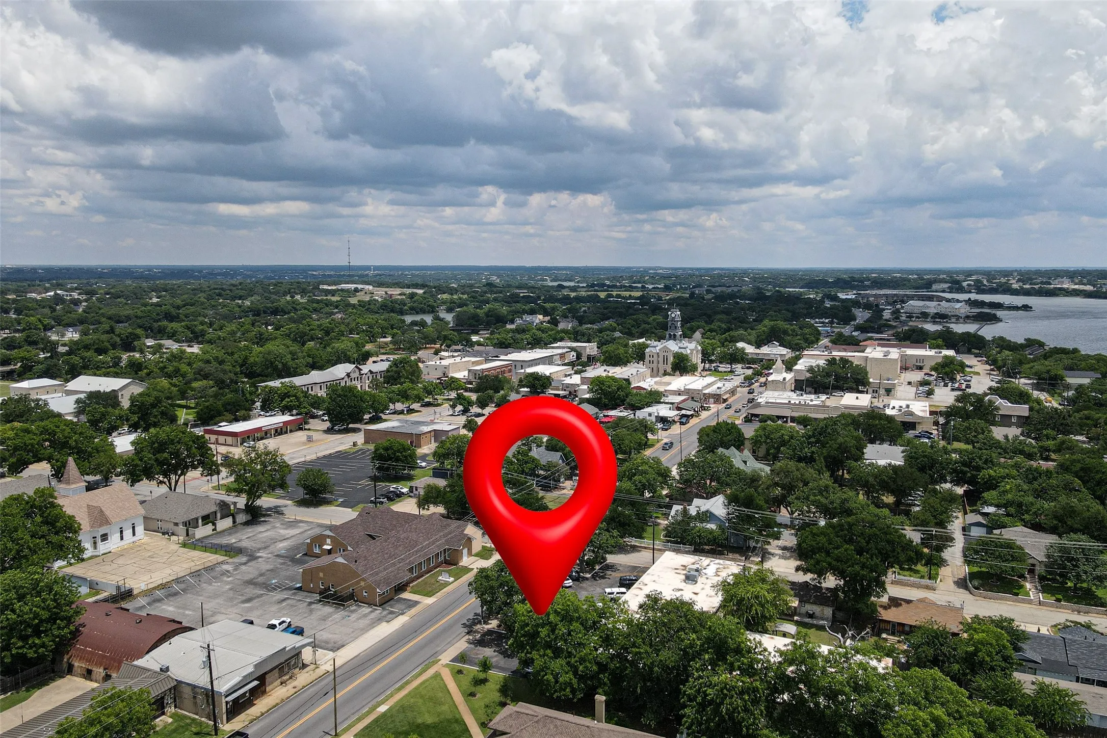 Warehouse For Rent in Hood County , 305 W Pearl Street, Granbury, Texas 76048, 0, 0, Garage spaces, 0 Sqft, built in 1976, Price $2,400, mls#21276188, Real Estate Agent in Granbury, Homes For Rent in Hood county, Homes For Rent in Granbury, Realtor in Granbury Texas, Real Estate Brokerage Independent Realty Texas, Luminita Cordes Realtor