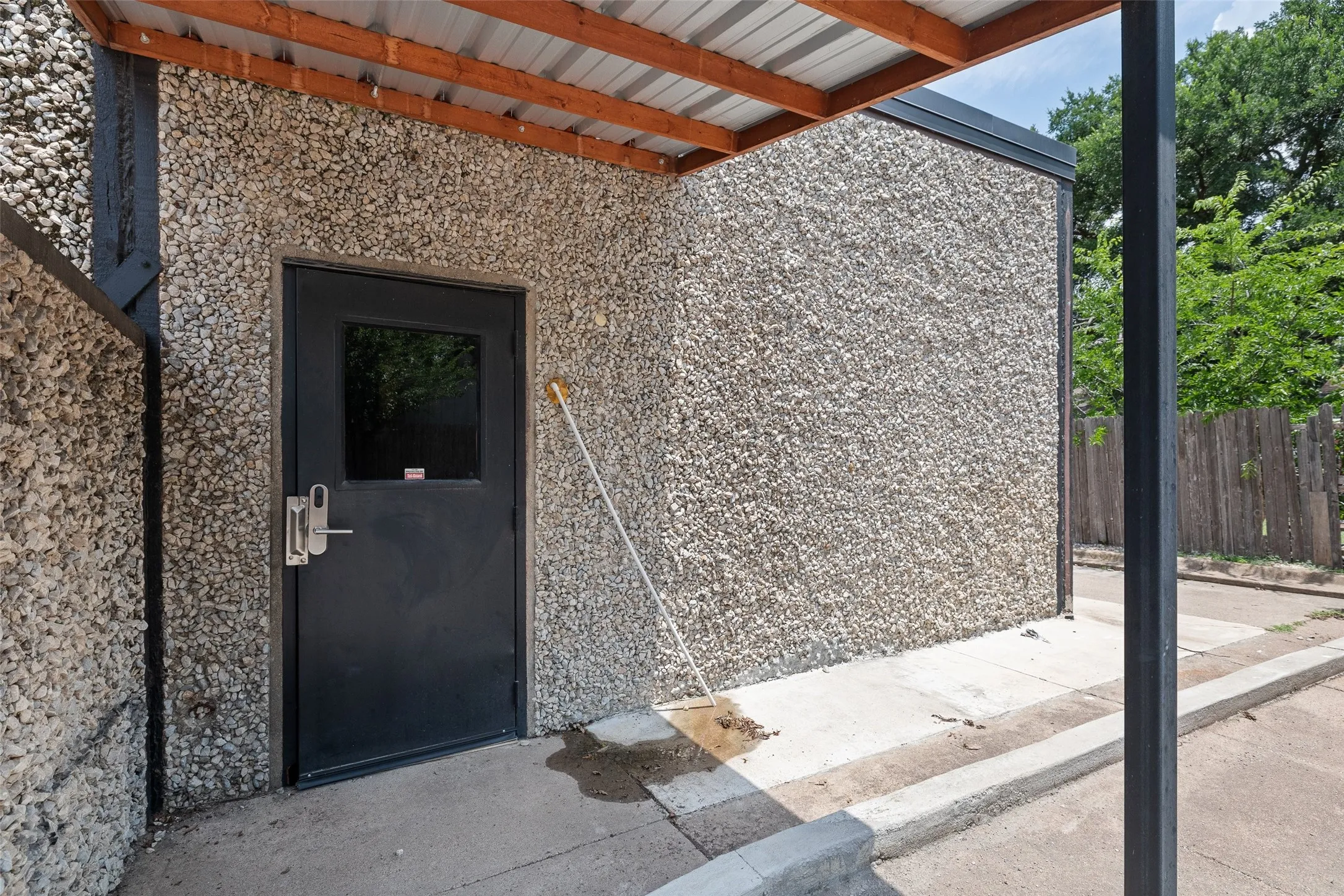 Warehouse For Rent in Hood County , 305 W Pearl Street, Granbury, Texas 76048, 0, 0, Garage spaces, 0 Sqft, built in 1976, Price $2,400, mls#21276188, Real Estate Agent in Granbury, Homes For Rent in Hood county, Homes For Rent in Granbury, Realtor in Granbury Texas, Real Estate Brokerage Independent Realty Texas, Luminita Cordes Realtor