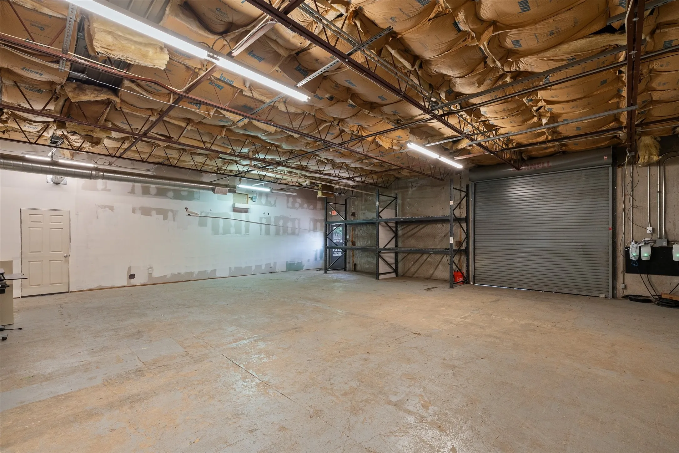 Warehouse For Rent in Hood County , 305 W Pearl Street, Granbury, Texas 76048, 0, 0, Garage spaces, 0 Sqft, built in 1976, Price $2,400, mls#21276188, Real Estate Agent in Granbury, Homes For Rent in Hood county, Homes For Rent in Granbury, Realtor in Granbury Texas, Real Estate Brokerage Independent Realty Texas, Luminita Cordes Realtor