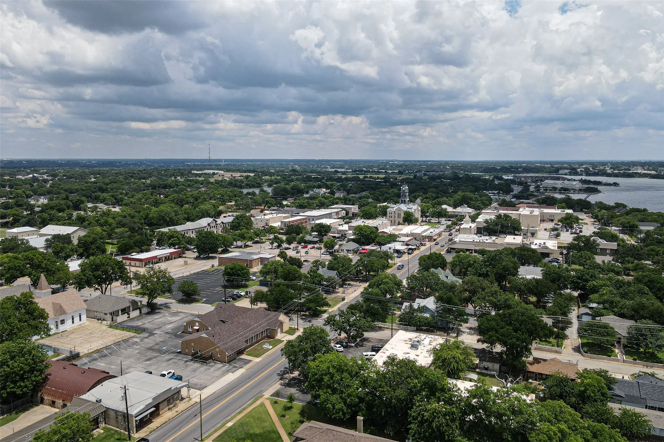 Warehouse For Rent in Hood County , 305 W Pearl Street, Granbury, Texas 76048, 0, 0, Garage spaces, 0 Sqft, built in 1976, Price $2,400, mls#21276188, Real Estate Agent in Granbury, Homes For Rent in Hood county, Homes For Rent in Granbury, Realtor in Granbury Texas, Real Estate Brokerage Independent Realty Texas, Luminita Cordes Realtor