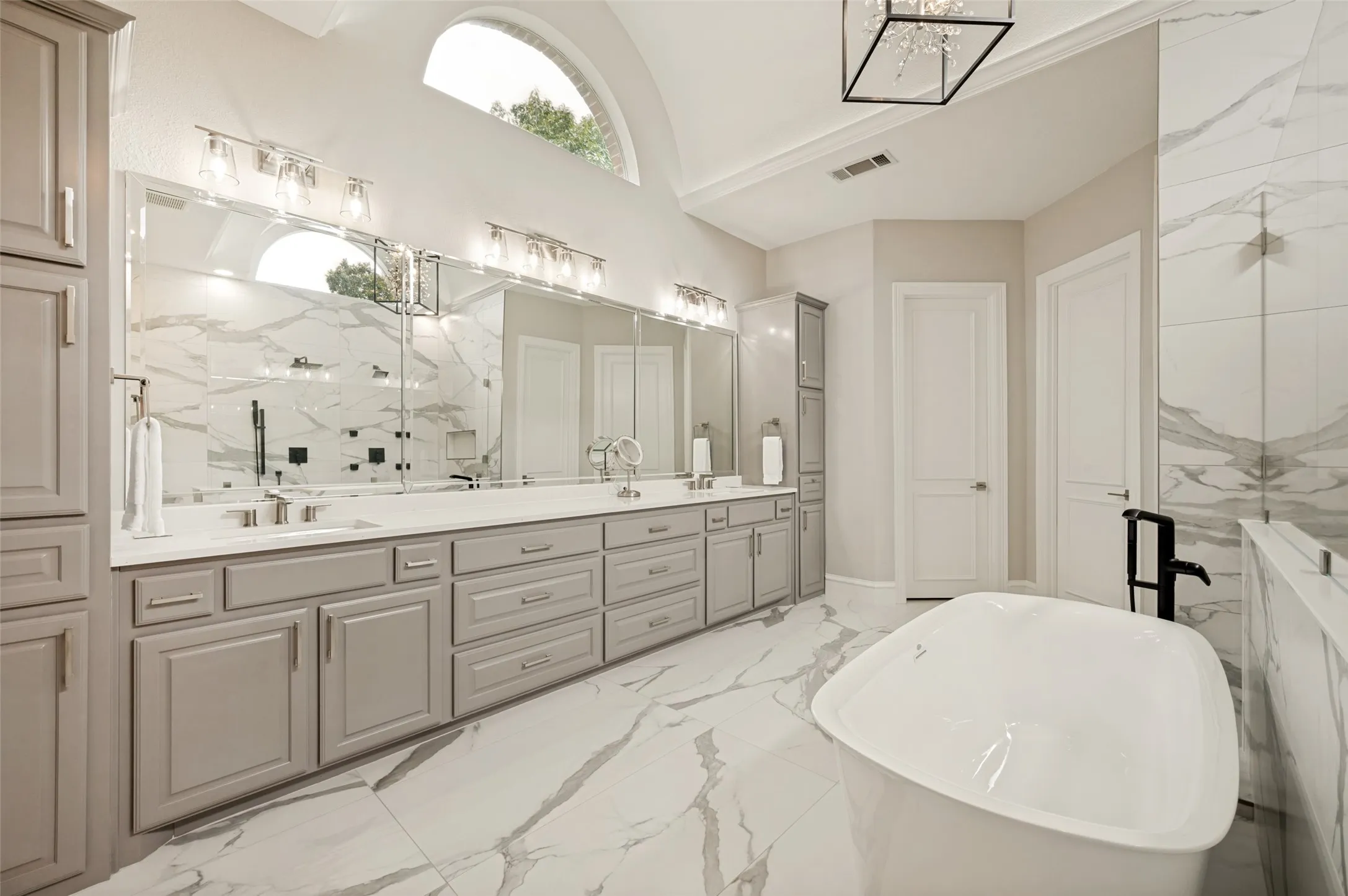 Extraordinary beauty and storage.