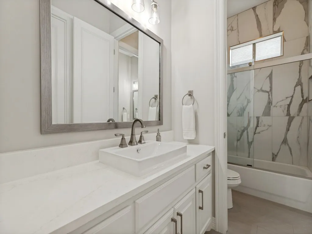 Jack and Jill bath.