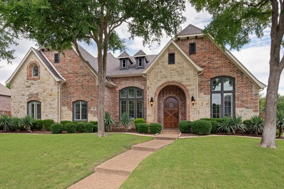 Single Family Residence For Sale in Collin County , 7406 Waterfall Drive, Mc Kinney, Texas 75072, 5 Bedroom, 5 Bathroom, 3 Garage spaces, 4,217 Sqft, built in 2001, Price $1,300,000, mls#21268205, Real Estate Agent in Mc Kinney, Homes For Sale in Collin county, Homes For Sale in Mc Kinney, Realtor in Mc Kinney Texas, Real Estate Brokerage Independent Realty Texas, Luminita Cordes Realtor