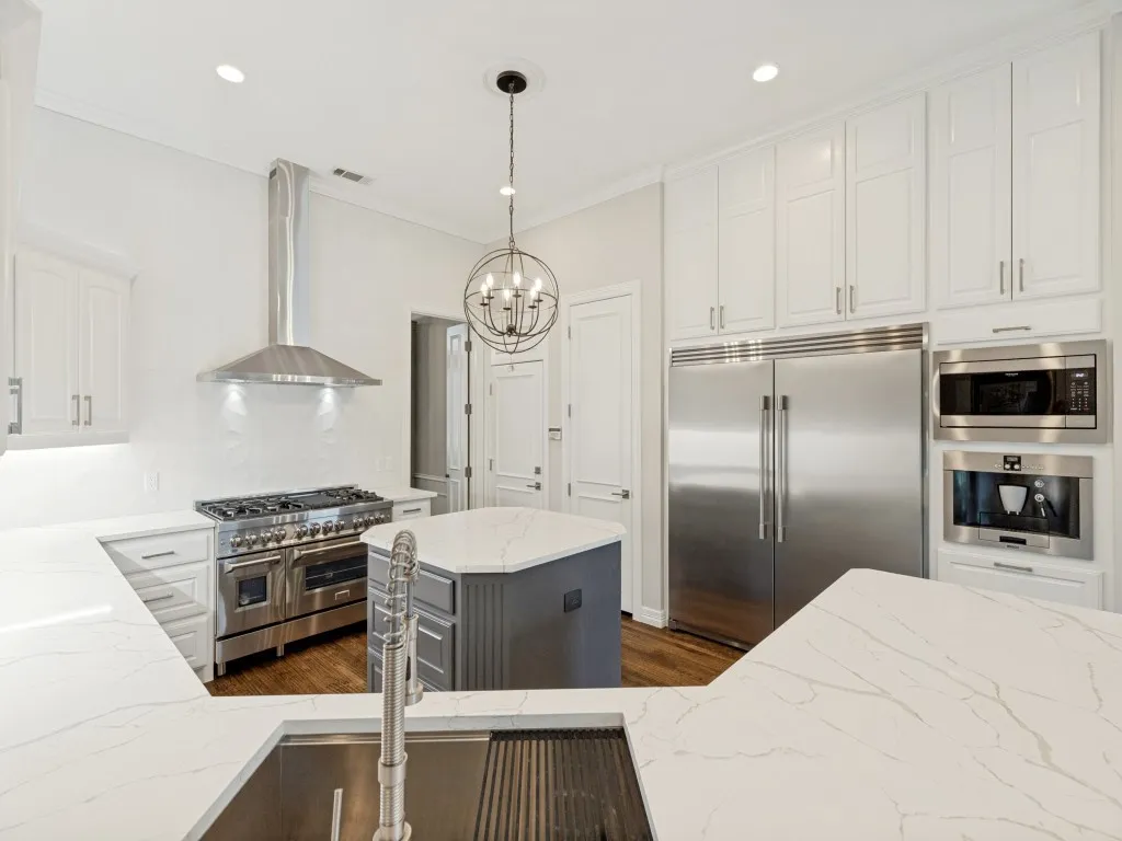 This kitchen is very open to the family room and breakfast nook with tremendous view of backyard and pool.
