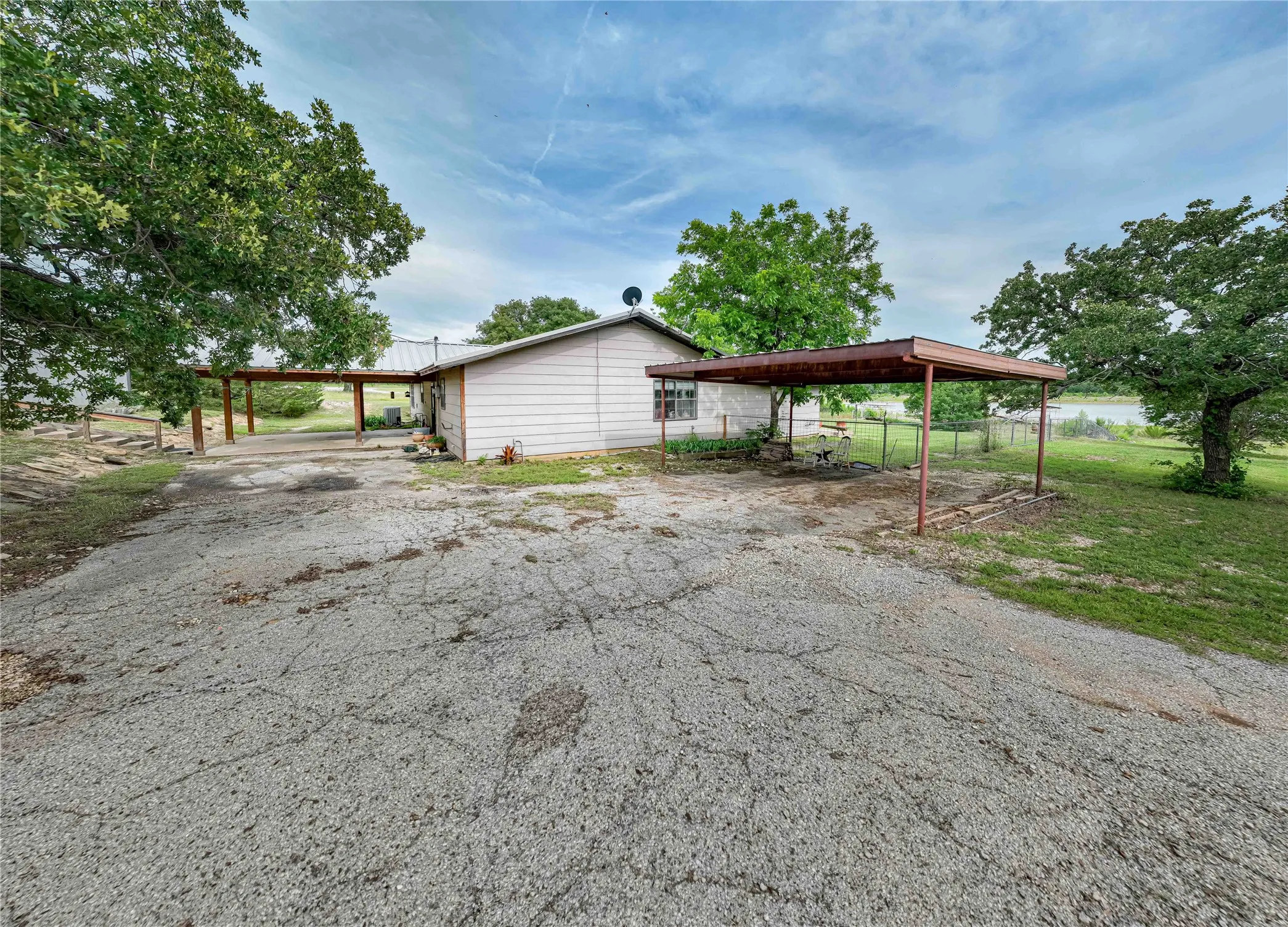 Single Family Residence For Sale in Stephens County , 3267 County Road 320, Breckenridge, Texas 76424, 3 Bedrooms, 2 Bathrooms, 2 Garage spaces, 2,040 Sqft, built in 1980, Price $449,000, mls#21259558, Real Estate Agent in Breckenridge, Homes For Sale in Stephens county, Homes For Sale in Breckenridge, Realtor in Breckenridge Texas, Real Estate Brokerage Independent Realty Texas, Luminita Cordes Realtor