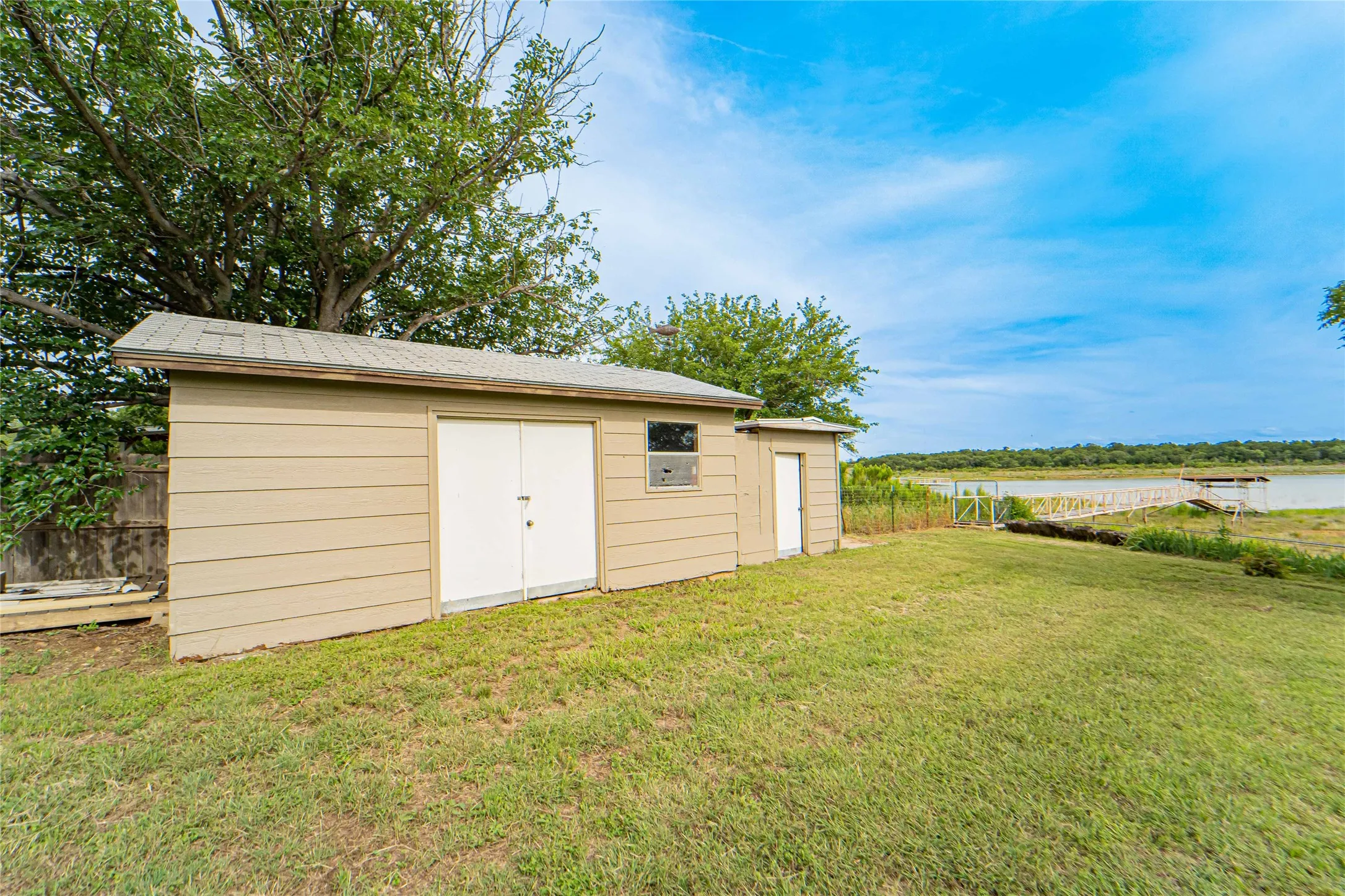 Single Family Residence For Sale in Stephens County , 3267 County Road 320, Breckenridge, Texas 76424, 3 Bedrooms, 2 Bathrooms, 2 Garage spaces, 2,040 Sqft, built in 1980, Price $449,000, mls#21259558, Real Estate Agent in Breckenridge, Homes For Sale in Stephens county, Homes For Sale in Breckenridge, Realtor in Breckenridge Texas, Real Estate Brokerage Independent Realty Texas, Luminita Cordes Realtor