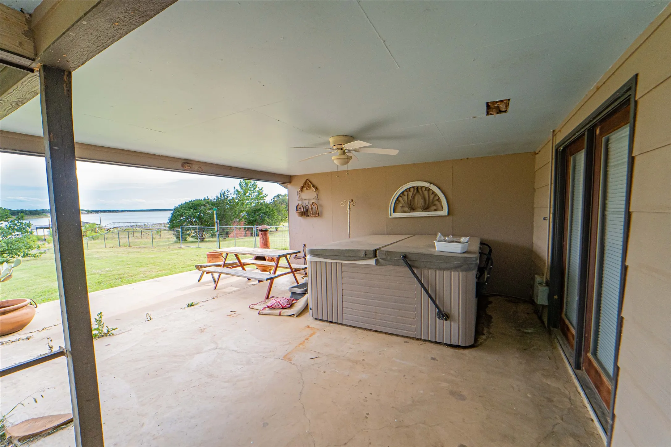 Single Family Residence For Sale in Stephens County , 3267 County Road 320, Breckenridge, Texas 76424, 3 Bedrooms, 2 Bathrooms, 2 Garage spaces, 2,040 Sqft, built in 1980, Price $449,000, mls#21259558, Real Estate Agent in Breckenridge, Homes For Sale in Stephens county, Homes For Sale in Breckenridge, Realtor in Breckenridge Texas, Real Estate Brokerage Independent Realty Texas, Luminita Cordes Realtor