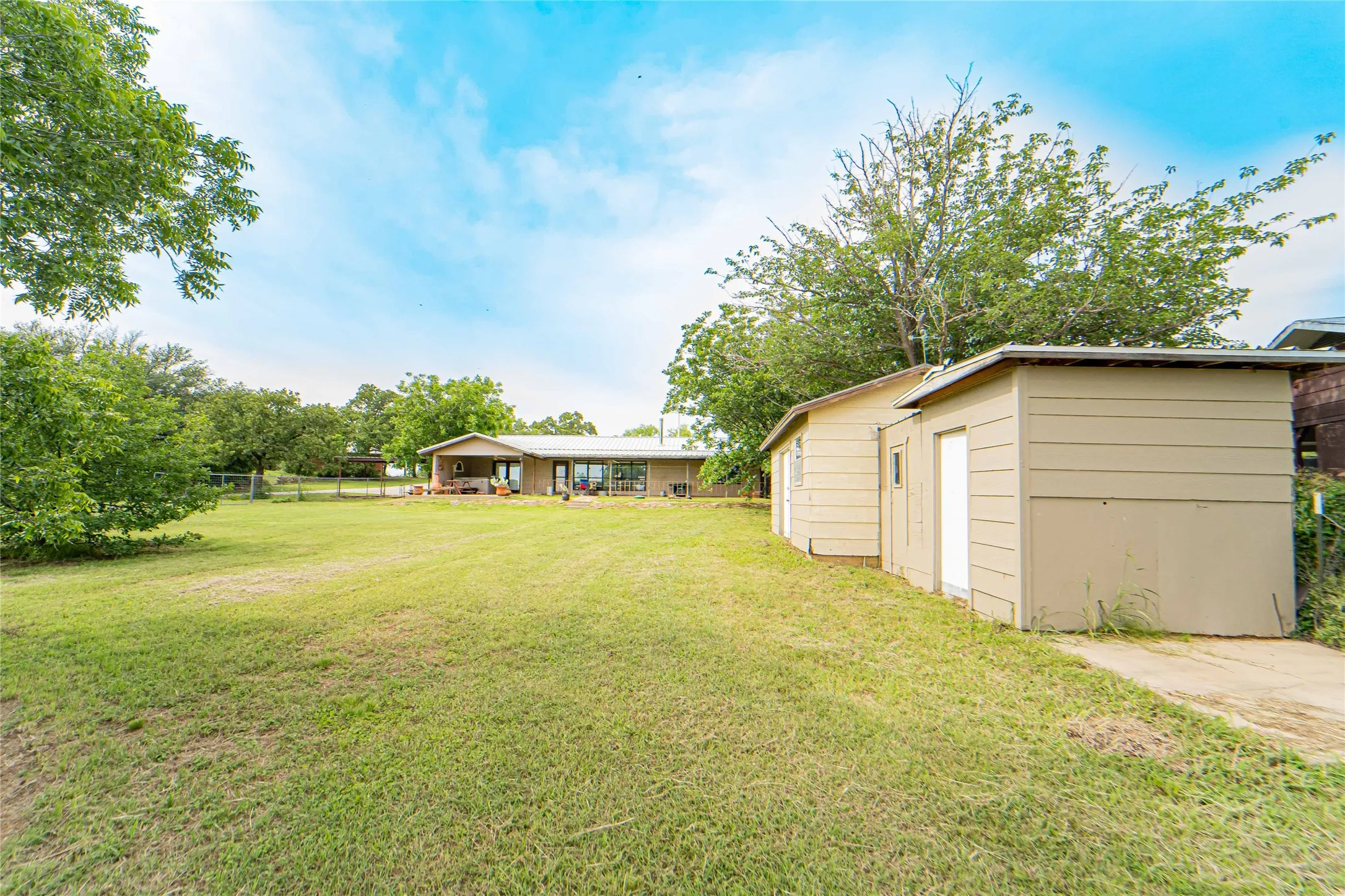 Single Family Residence For Sale in Stephens County , 3267 County Road 320, Breckenridge, Texas 76424, 3 Bedrooms, 2 Bathrooms, 2 Garage spaces, 2,040 Sqft, built in 1980, Price $449,000, mls#21259558, Real Estate Agent in Breckenridge, Homes For Sale in Stephens county, Homes For Sale in Breckenridge, Realtor in Breckenridge Texas, Real Estate Brokerage Independent Realty Texas, Luminita Cordes Realtor