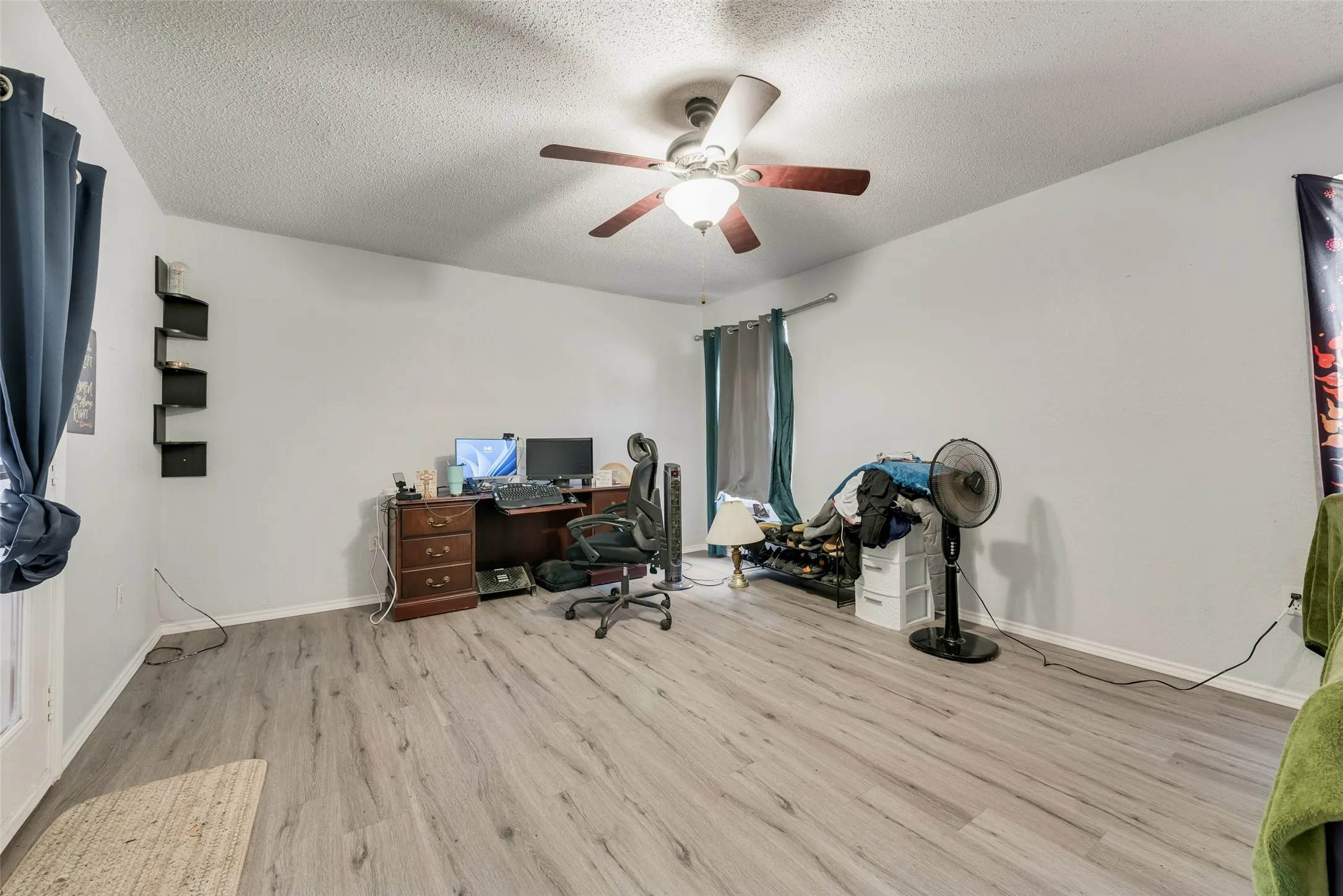 Single Family Residence For Sale in Tarrant County , 915 Freestone Drive, Arlington, Texas 76017, 5 Bedroom, 2 Bathroom, Garage spaces, 1,970 Sqft, built in 1984, mls#21276126, Real Estate Agent in Arlington, Homes For Sale in Tarrant county, Homes For Sale in Arlington, Realtor in Arlington Texas, Real Estate Brokerage Independent Realty Texas, Luminita Cordes Realtor