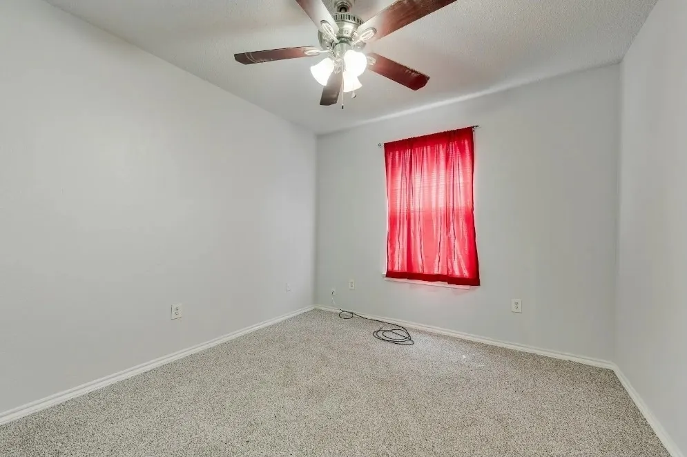 Single Family Residence For Sale in Tarrant County , 915 Freestone Drive, Arlington, Texas 76017, 5 Bedroom, 2 Bathroom, Garage spaces, 1,970 Sqft, built in 1984, mls#21276126, Real Estate Agent in Arlington, Homes For Sale in Tarrant county, Homes For Sale in Arlington, Realtor in Arlington Texas, Real Estate Brokerage Independent Realty Texas, Luminita Cordes Realtor