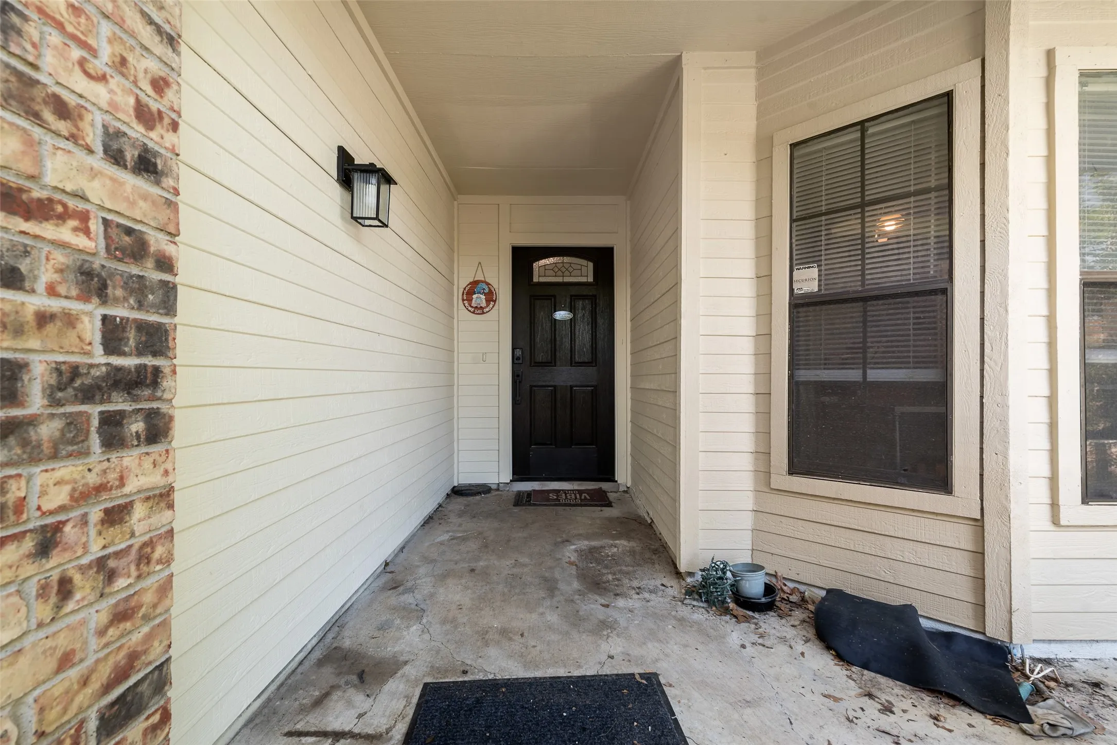 Single Family Residence For Sale in Tarrant County , 915 Freestone Drive, Arlington, Texas 76017, 5 Bedroom, 2 Bathroom, Garage spaces, 1,970 Sqft, built in 1984, mls#21276126, Real Estate Agent in Arlington, Homes For Sale in Tarrant county, Homes For Sale in Arlington, Realtor in Arlington Texas, Real Estate Brokerage Independent Realty Texas, Luminita Cordes Realtor