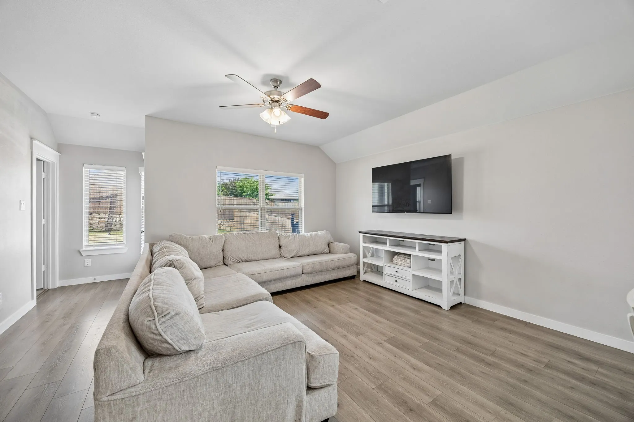 Single Family Residence For Sale in Kaufman County , 4261 Bullock Lane, Forney, Texas 75126, 5 Bedroom, 3 Bathroom, 2 Garage spaces, 2,067 Sqft, built in 2021, mls#21273577, Real Estate Agent in Forney, Homes For Sale in Kaufman county, Homes For Sale in Forney, Realtor in Forney Texas, Real Estate Brokerage Independent Realty Texas, Luminita Cordes Realtor