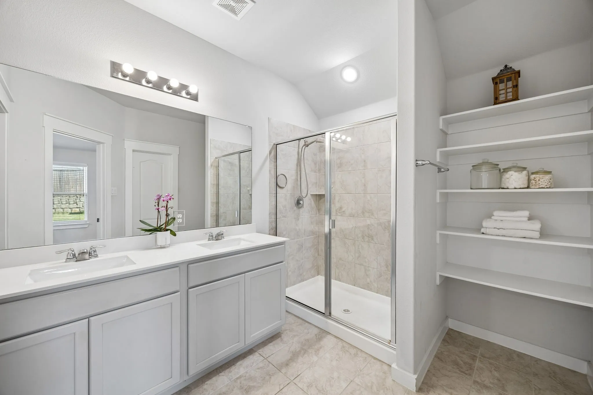 Primary Ensuite Bath