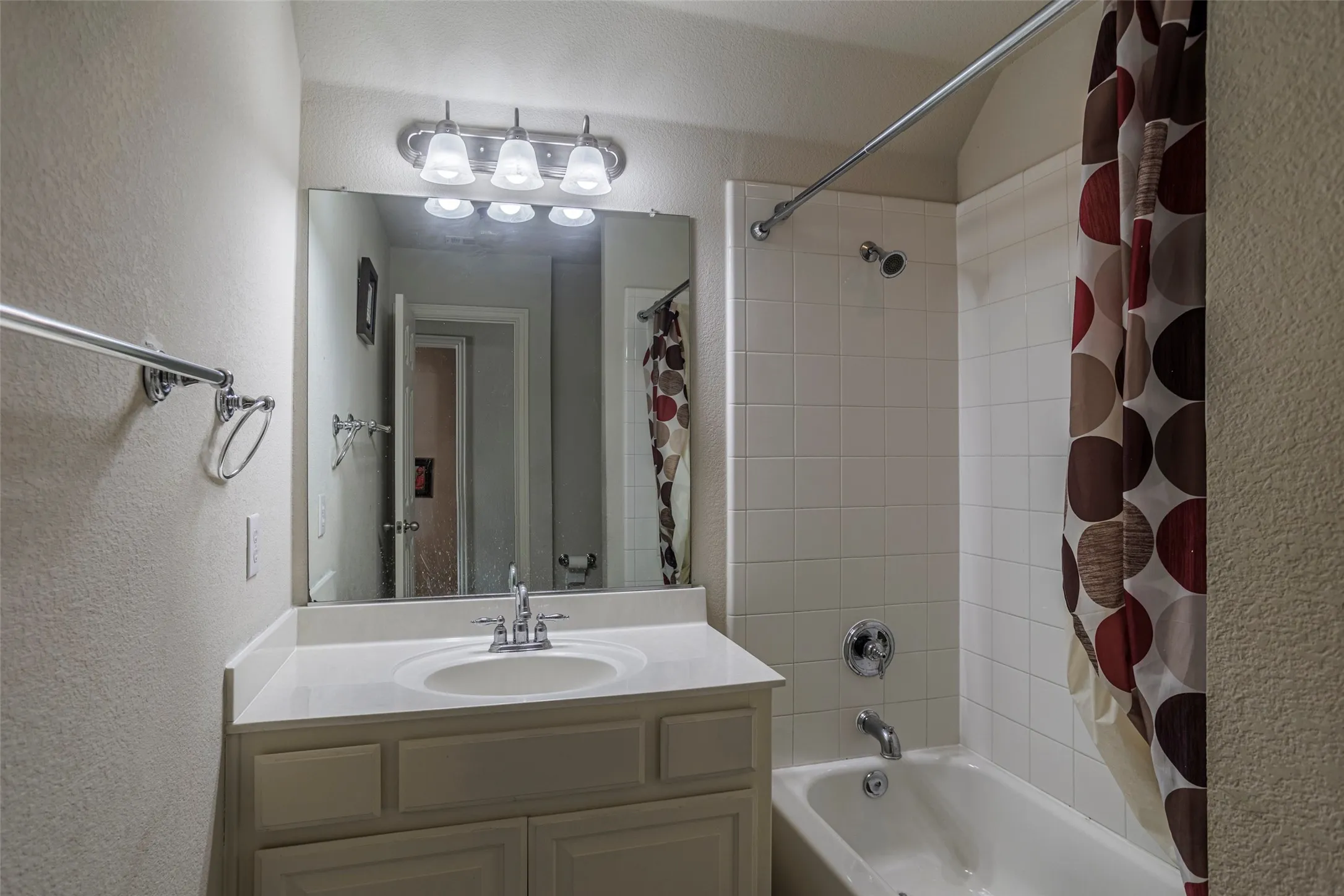 Single Family Residence For Sale in Tarrant County , 3036 Larreta, Grand Prairie, Texas 75054, 4 Bedroom, 4 Bathroom, 2 Garage spaces, 3,169 Sqft, built in 2006, mls#21275519, Real Estate Agent in Grand Prairie, Homes For Sale in Tarrant county, Homes For Sale in Grand Prairie, Realtor in Grand Prairie Texas, Real Estate Brokerage Independent Realty Texas, Luminita Cordes Realtor