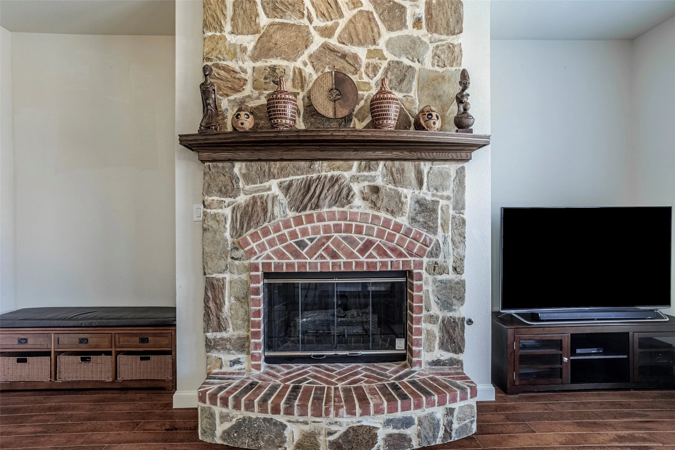 Single Family Residence For Sale in Tarrant County , 3036 Larreta, Grand Prairie, Texas 75054, 4 Bedroom, 4 Bathroom, 2 Garage spaces, 3,169 Sqft, built in 2006, mls#21275519, Real Estate Agent in Grand Prairie, Homes For Sale in Tarrant county, Homes For Sale in Grand Prairie, Realtor in Grand Prairie Texas, Real Estate Brokerage Independent Realty Texas, Luminita Cordes Realtor