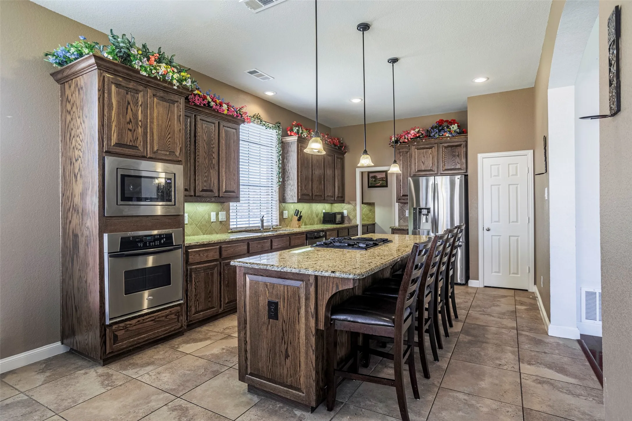 Single Family Residence For Sale in Tarrant County , 3036 Larreta, Grand Prairie, Texas 75054, 4 Bedroom, 4 Bathroom, 2 Garage spaces, 3,169 Sqft, built in 2006, mls#21275519, Real Estate Agent in Grand Prairie, Homes For Sale in Tarrant county, Homes For Sale in Grand Prairie, Realtor in Grand Prairie Texas, Real Estate Brokerage Independent Realty Texas, Luminita Cordes Realtor