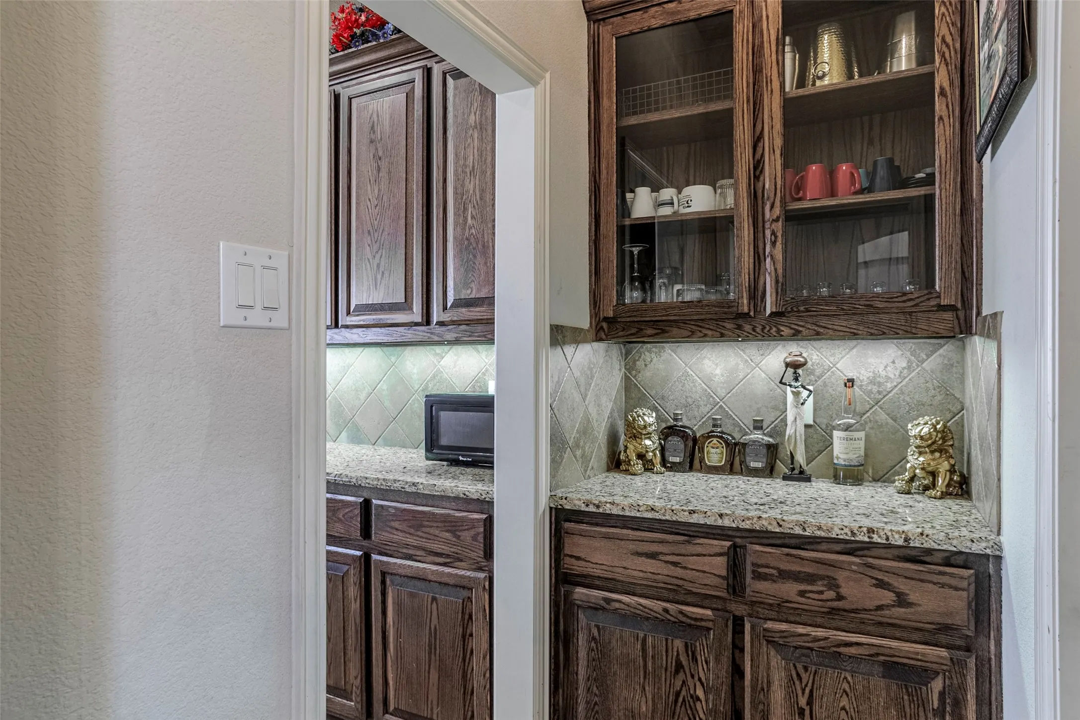 Single Family Residence For Sale in Tarrant County , 3036 Larreta, Grand Prairie, Texas 75054, 4 Bedroom, 4 Bathroom, 2 Garage spaces, 3,169 Sqft, built in 2006, mls#21275519, Real Estate Agent in Grand Prairie, Homes For Sale in Tarrant county, Homes For Sale in Grand Prairie, Realtor in Grand Prairie Texas, Real Estate Brokerage Independent Realty Texas, Luminita Cordes Realtor