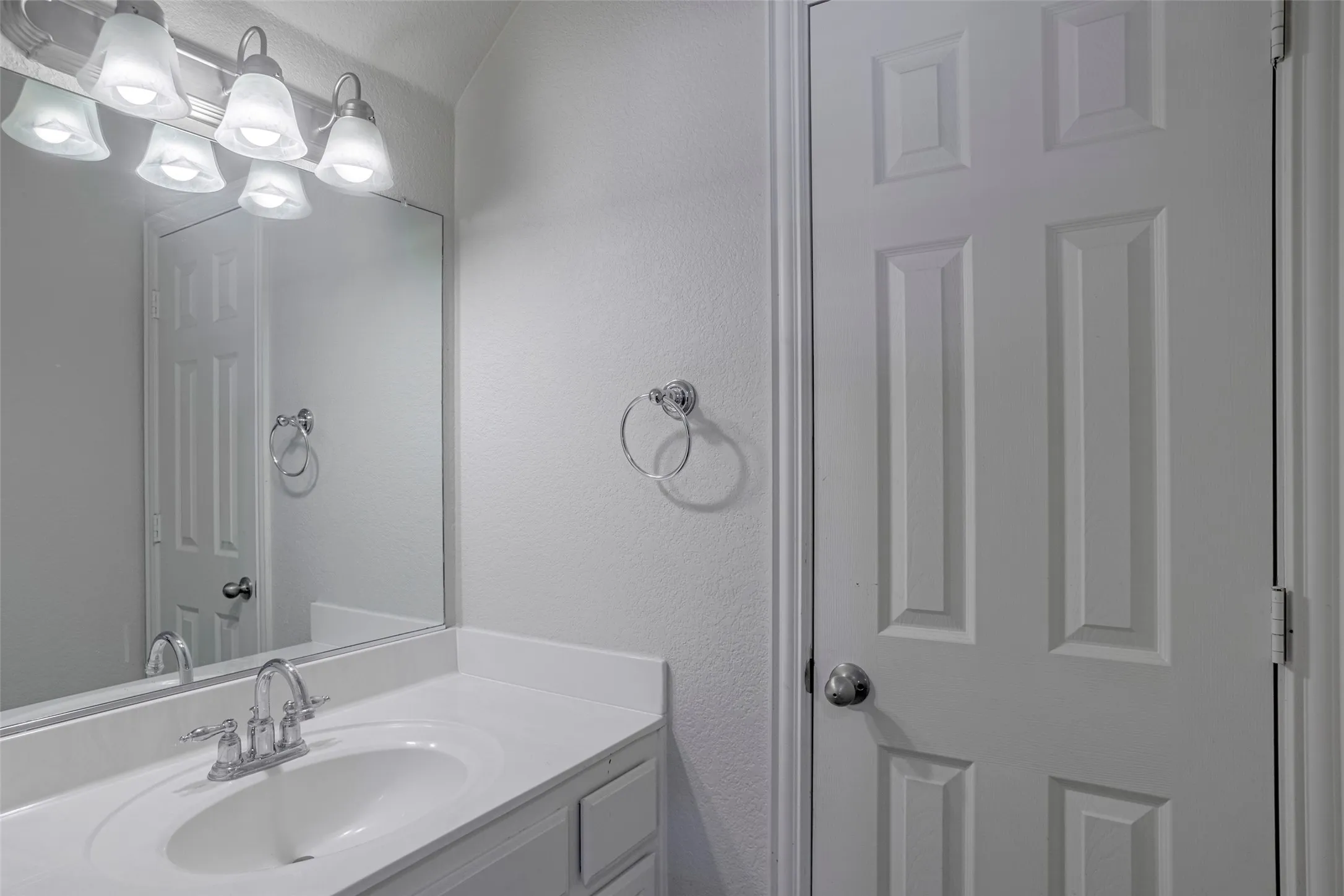 Single Family Residence For Sale in Tarrant County , 3036 Larreta, Grand Prairie, Texas 75054, 4 Bedroom, 4 Bathroom, 2 Garage spaces, 3,169 Sqft, built in 2006, mls#21275519, Real Estate Agent in Grand Prairie, Homes For Sale in Tarrant county, Homes For Sale in Grand Prairie, Realtor in Grand Prairie Texas, Real Estate Brokerage Independent Realty Texas, Luminita Cordes Realtor