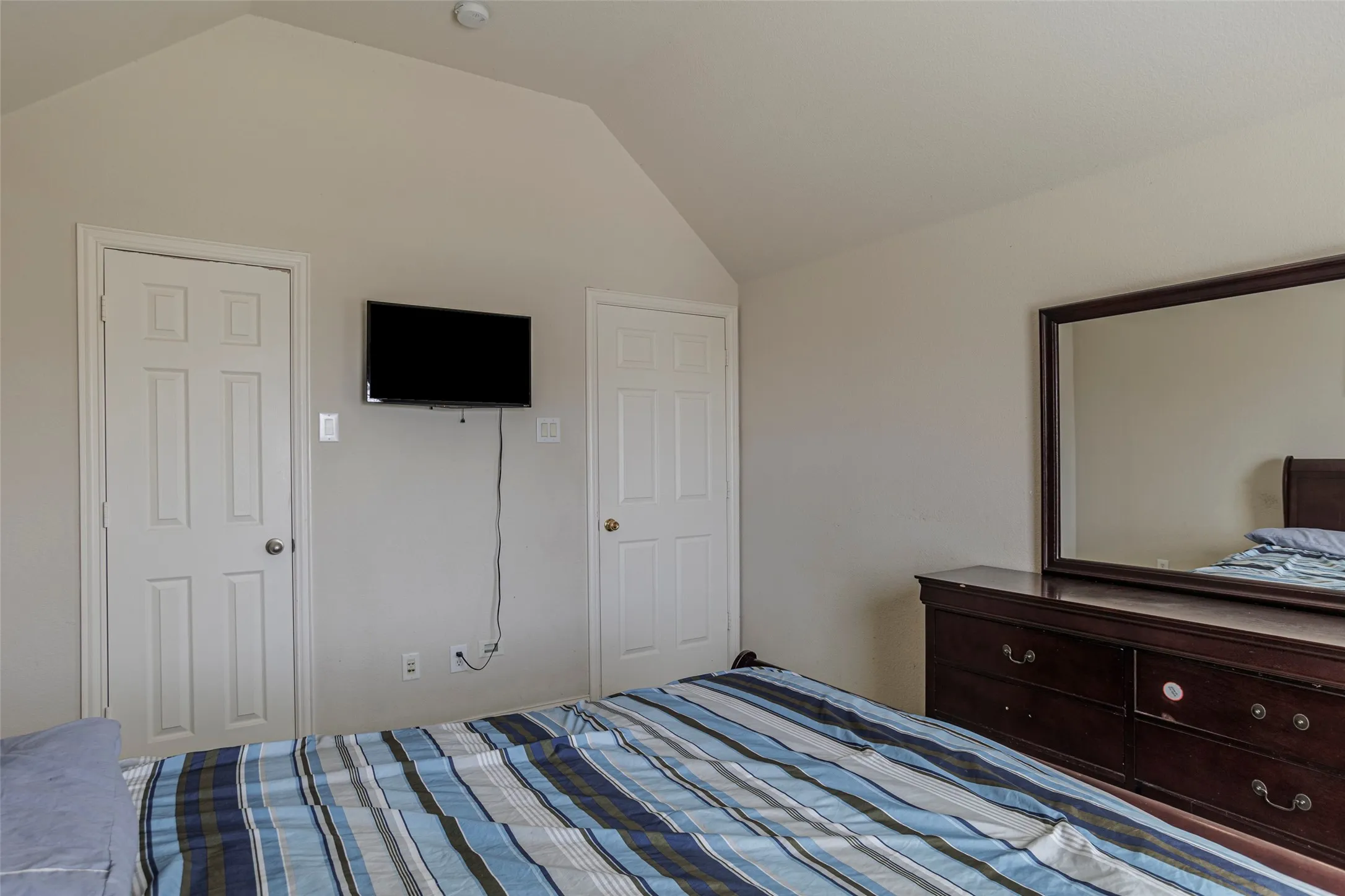 Single Family Residence For Sale in Tarrant County , 3036 Larreta, Grand Prairie, Texas 75054, 4 Bedroom, 4 Bathroom, 2 Garage spaces, 3,169 Sqft, built in 2006, mls#21275519, Real Estate Agent in Grand Prairie, Homes For Sale in Tarrant county, Homes For Sale in Grand Prairie, Realtor in Grand Prairie Texas, Real Estate Brokerage Independent Realty Texas, Luminita Cordes Realtor