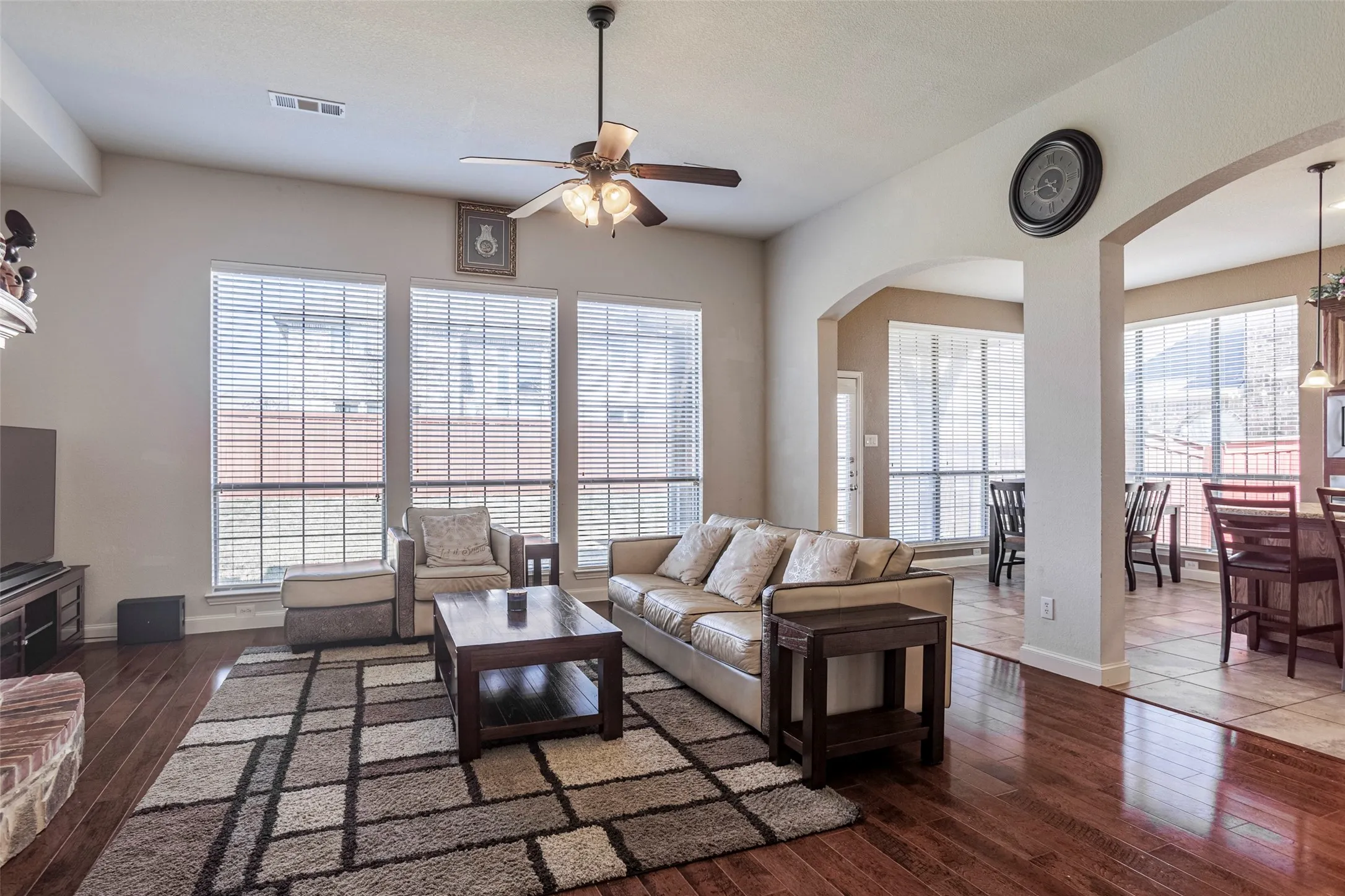 Single Family Residence For Sale in Tarrant County , 3036 Larreta, Grand Prairie, Texas 75054, 4 Bedroom, 4 Bathroom, 2 Garage spaces, 3,169 Sqft, built in 2006, mls#21275519, Real Estate Agent in Grand Prairie, Homes For Sale in Tarrant county, Homes For Sale in Grand Prairie, Realtor in Grand Prairie Texas, Real Estate Brokerage Independent Realty Texas, Luminita Cordes Realtor